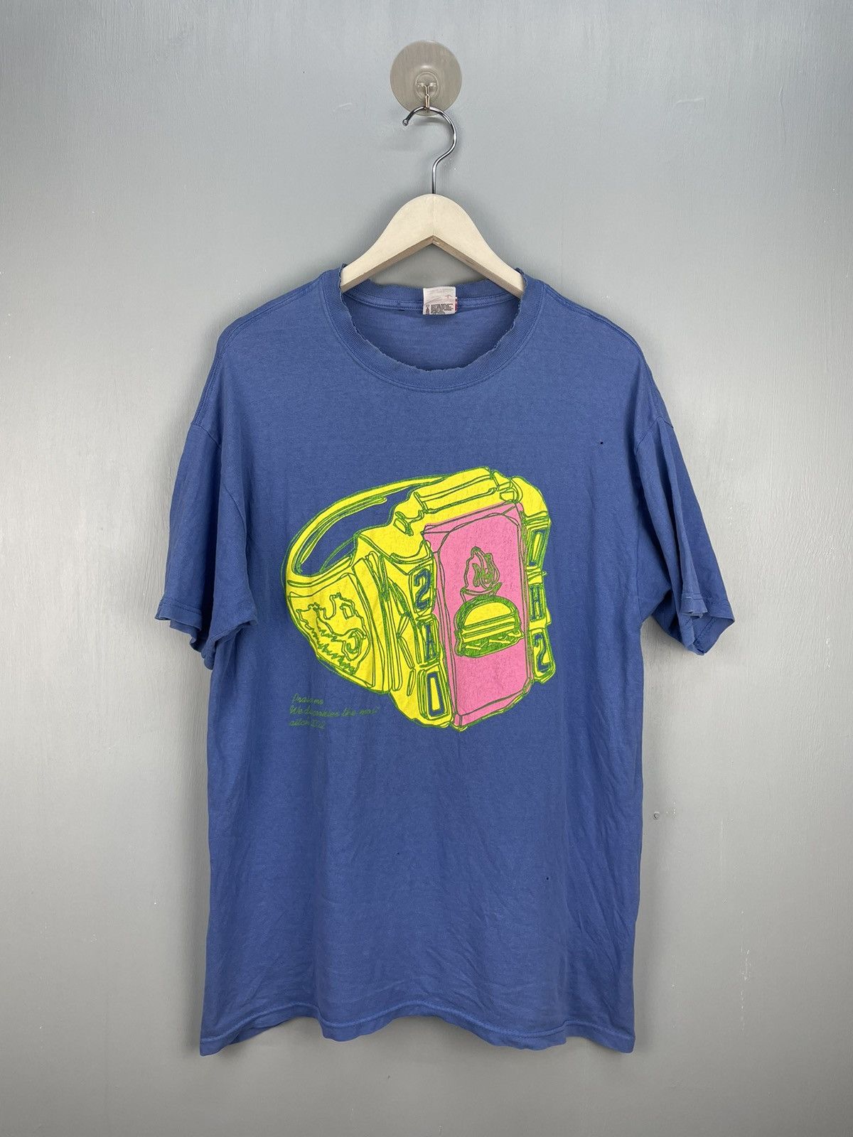 Japanese Brand Vintage Y2K aitch Burger Ring parody distress t shirt Size US L / EU 52-54 / 3 - 1 Thumbnail