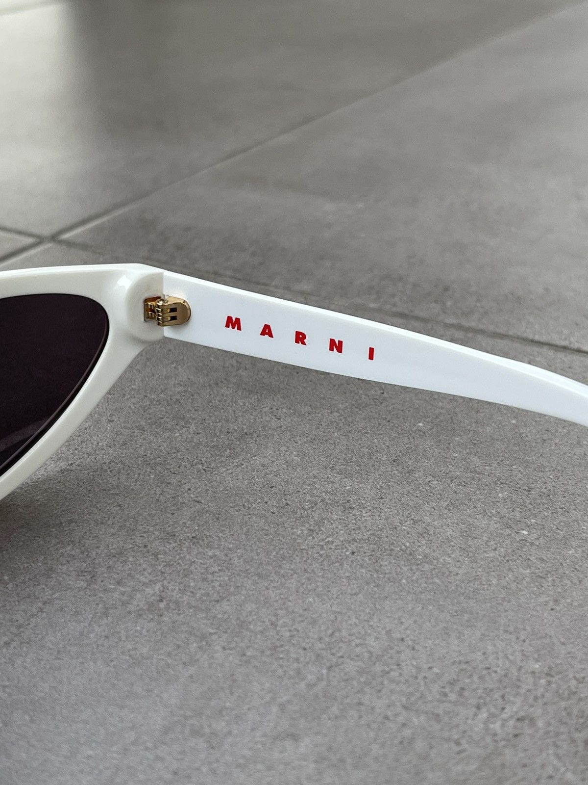 Marni !DS! Marni Mavericks Ghost White Sunglasses Sunglasses Size ONE SIZE - 17 Thumbnail