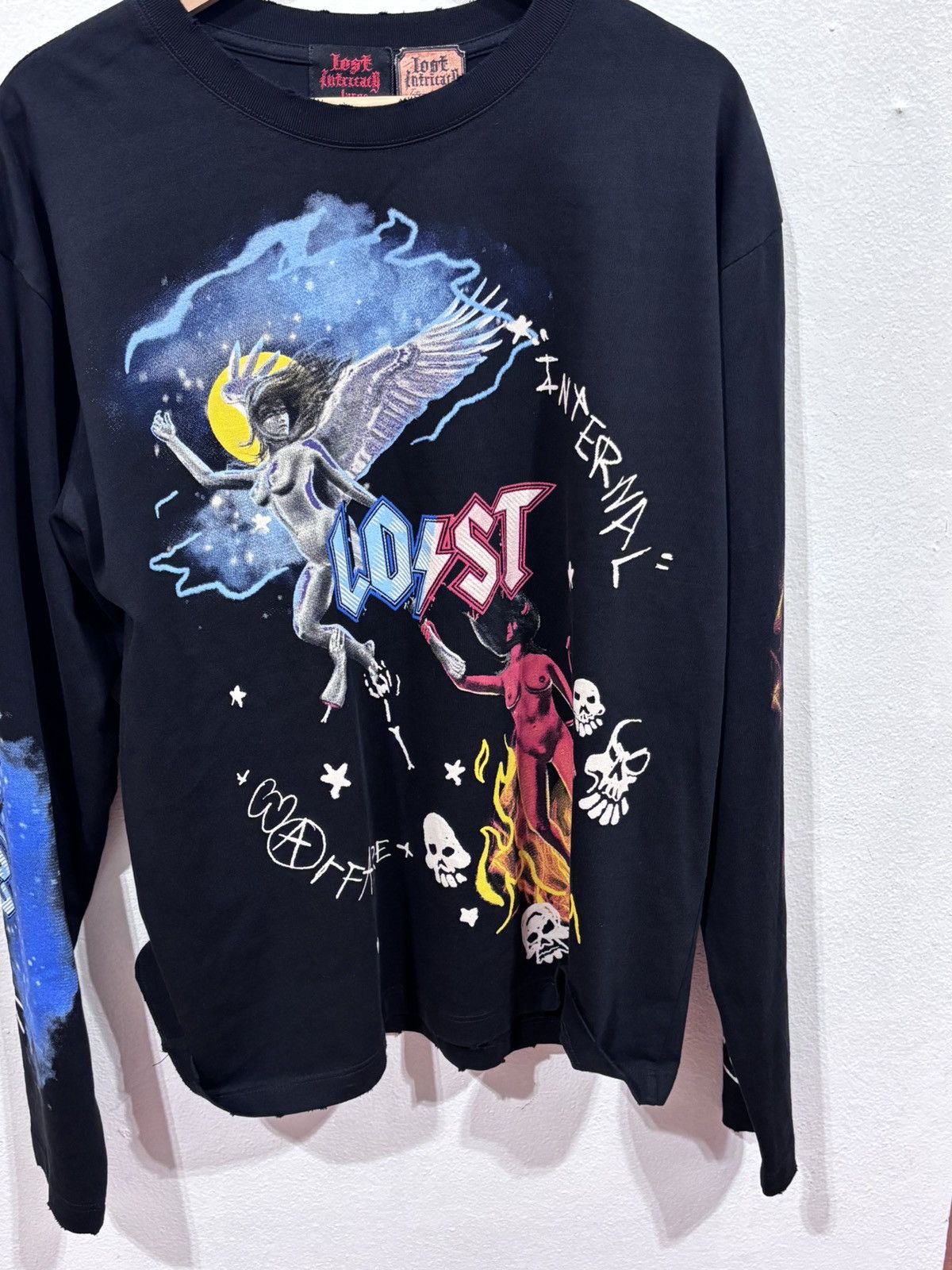 LOST INTRICACY LOST INTRICACY “HEAVEN & HELL” L/S Size US L / EU 52-54 / 3 - 3 Thumbnail