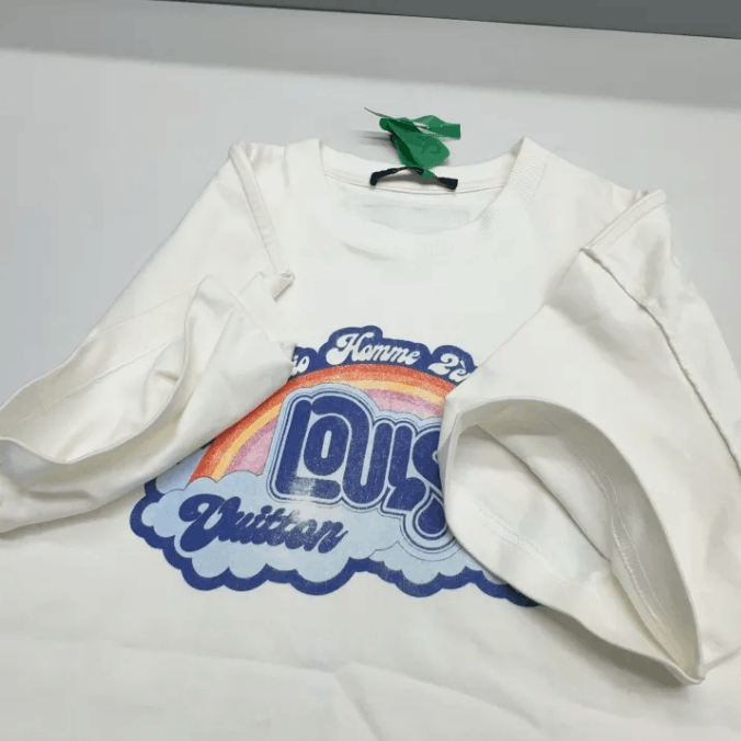 Louis Vuitton Louis Vuitton short-sleeve T-shirt Size US S / EU 44-46 / 1 - 7 Thumbnail