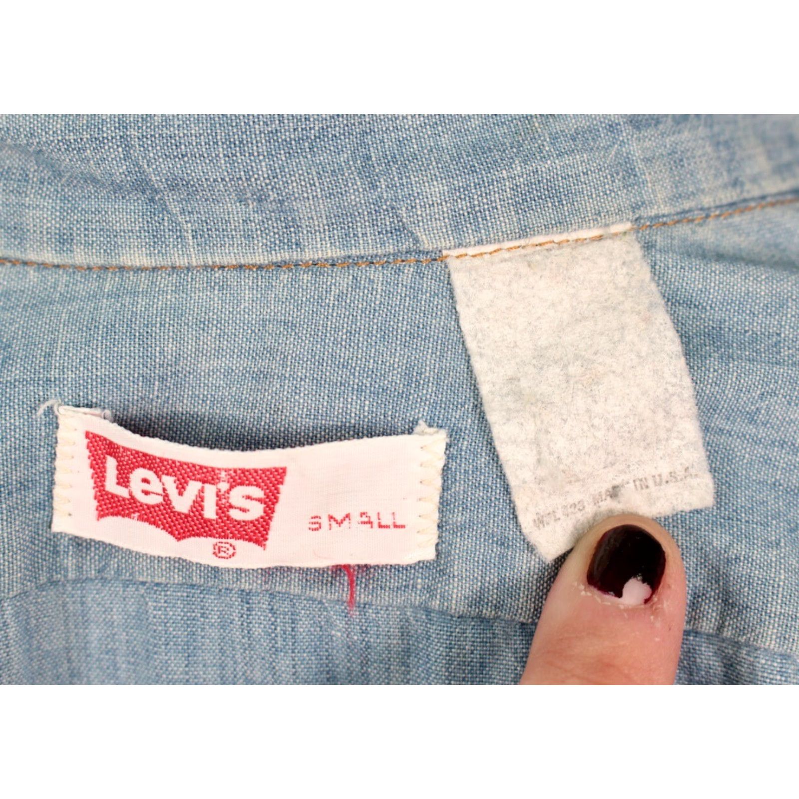 Levi's VTG Levi's Shirt 1970s Blue Chambray Work Sz S Men's Cotton Vintage 70s Shirt Levi's Size US S / EU 44-46 / 1 - 5 Thumbnail