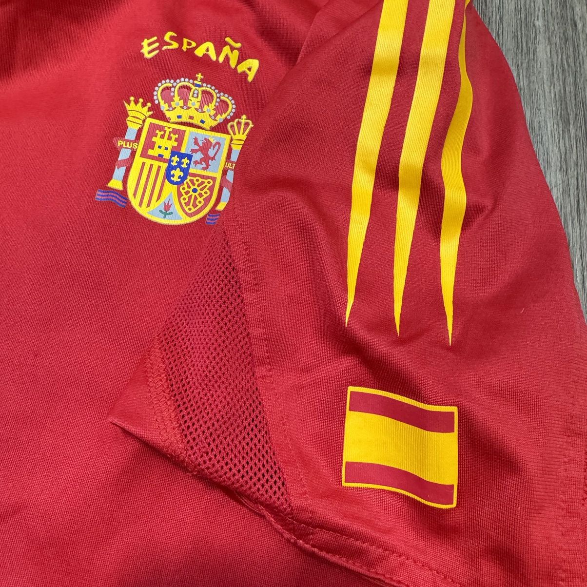 Other Spain 04/05 player issue home shirt Size US L / EU 52-54 / 3 - 5 Thumbnail
