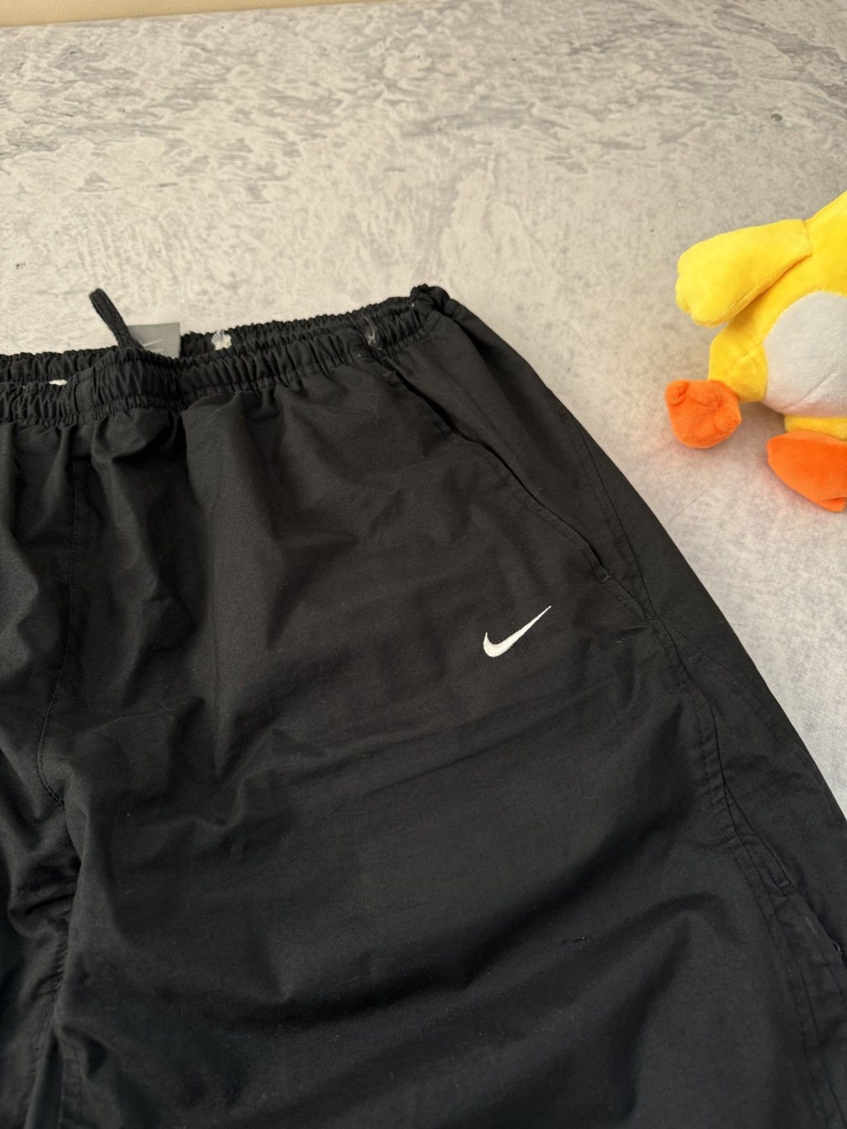 Nike × Vintage NIKE NYLON VINTAGE Y2K OVERSIZE BAGGY FIT PANTS SWEATPANTS Size US 34 / EU 50 - 5 Thumbnail
