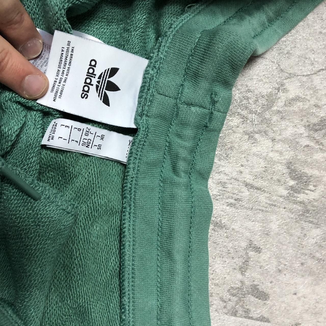 Adidas Adidas green and white shorts adidas Size US 34 / EU 50 - 4 Thumbnail