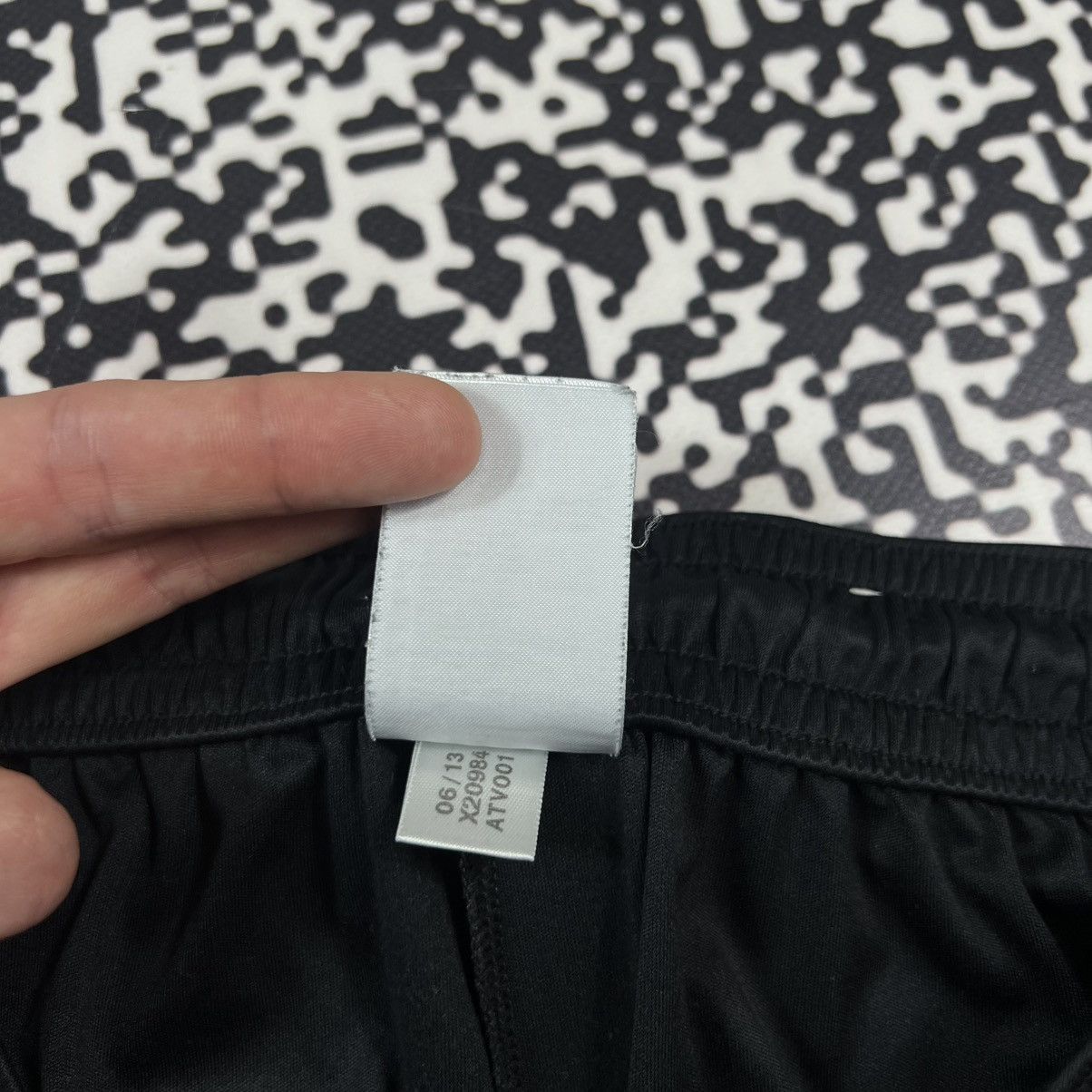 Adidas Vintage Y2K Adidas Striped Retro Sport Style Casual Shorts Size US 36 / EU 52 - 15 Thumbnail