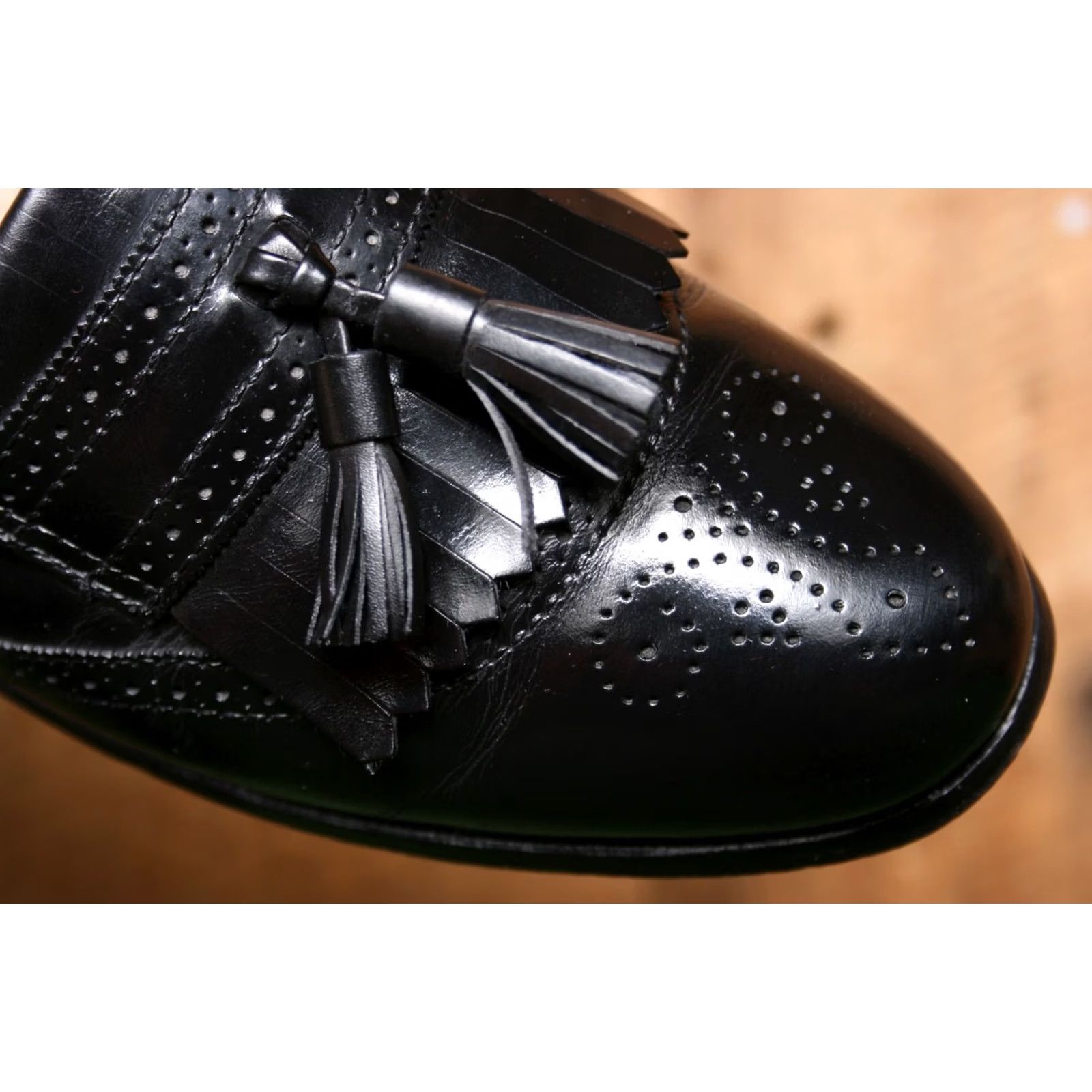 Allen Edmonds ALLEN EDMONDS Bridgeton Black Leather Brogue Kiltie Tassel Loafers Sz. 11B Mens Shoes Dress Slip On US 11 Black Brogue Leather Shoes Mens Size US 11 / EU 44 - 6 Thumbnail