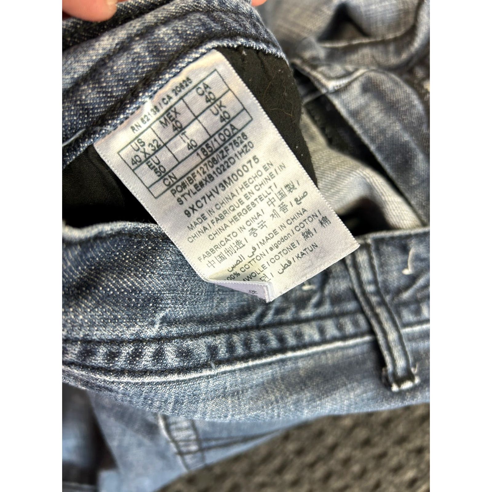Guess VINTAGE GUESS Jeans Relaxed Straight Rowland Fit 40 x 32 Blue Denim 5-Pocket Distressed Baggy Hip Hop 90s Mens Jeans Size US 40 / EU 56 - 6 Thumbnail