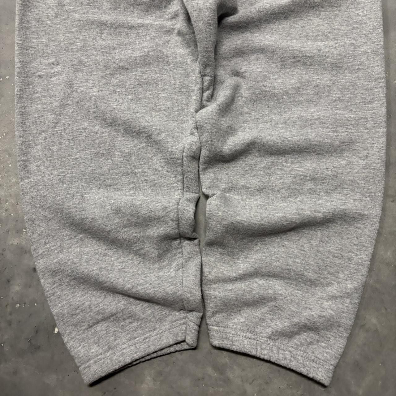 Japanese Brand × Vintage Crazy Vintage Y2K/2000s Baggy Light Grey Essential Sweatpants! Size US 32 / EU 48 - 6 Thumbnail