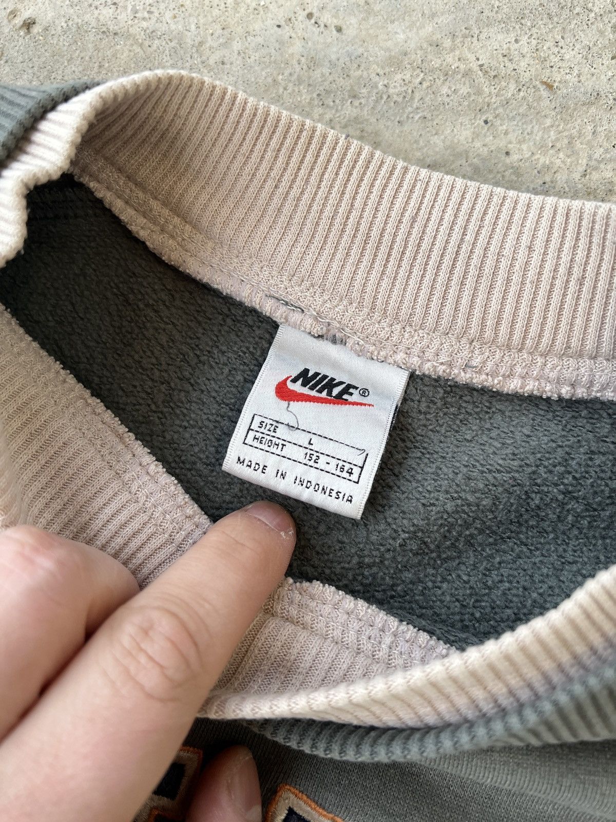 Nike Vintage Nike Limited Edition Junior Sweatshirt Size US XS / EU 42 / 0 - 2 Thumbnail