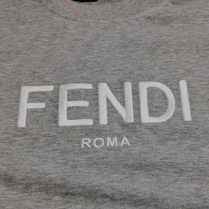 Fendi Fendi Pure cotton letter logo round neck T-shirt Size XS / US 0-2 / IT 36-38 - 3 Thumbnail