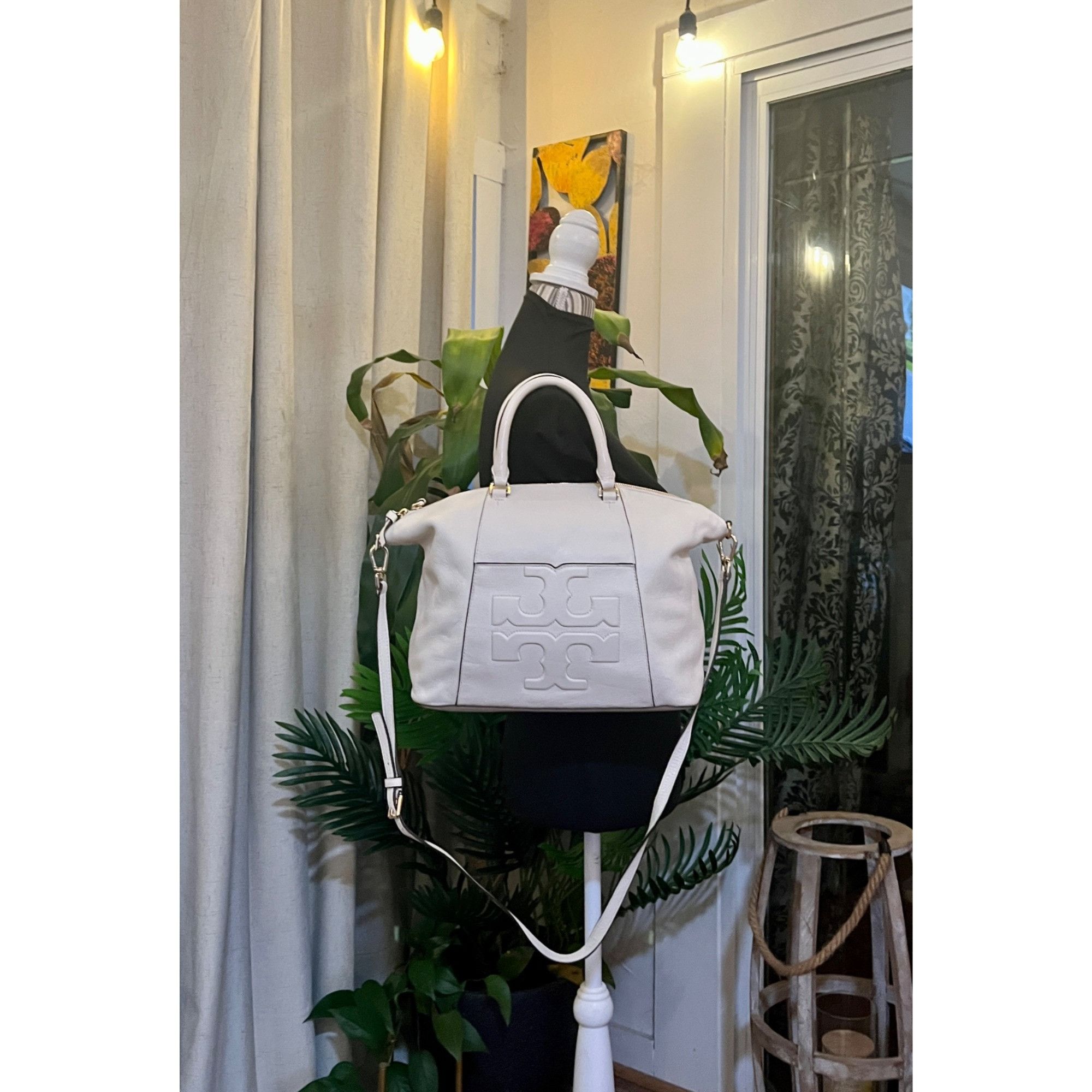 Tory Burch ✺✺ AUTHENTIC TORY BURCH WHITE BOMBE HANDBAG! ✺ Size ONE SIZE - 10 Thumbnail
