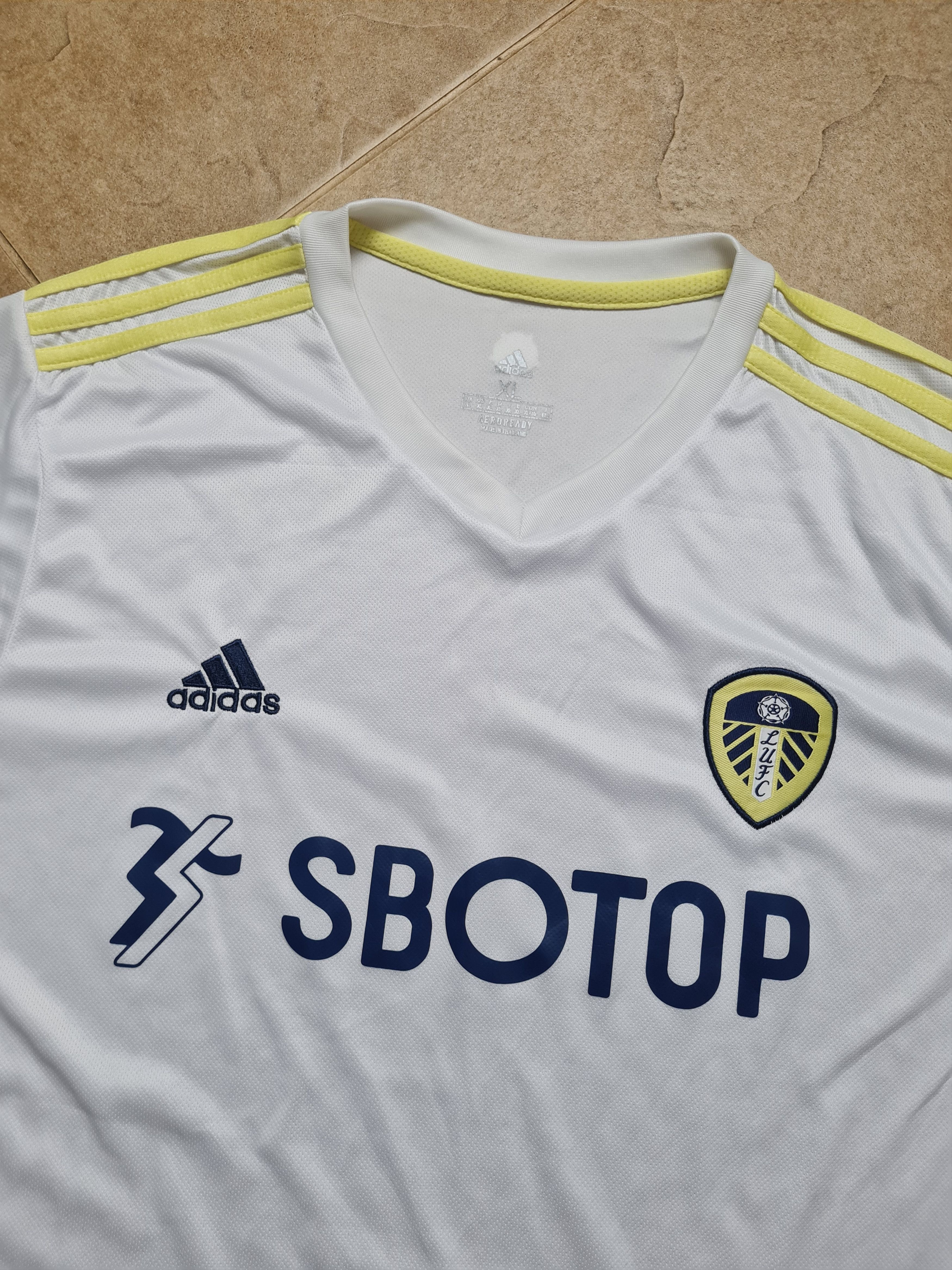 Adidas Jersey Leeds United Home Soccer shirt 2021/2022 Adidas Sz XL Size US XL / EU 56 / 4 - 13 Thumbnail