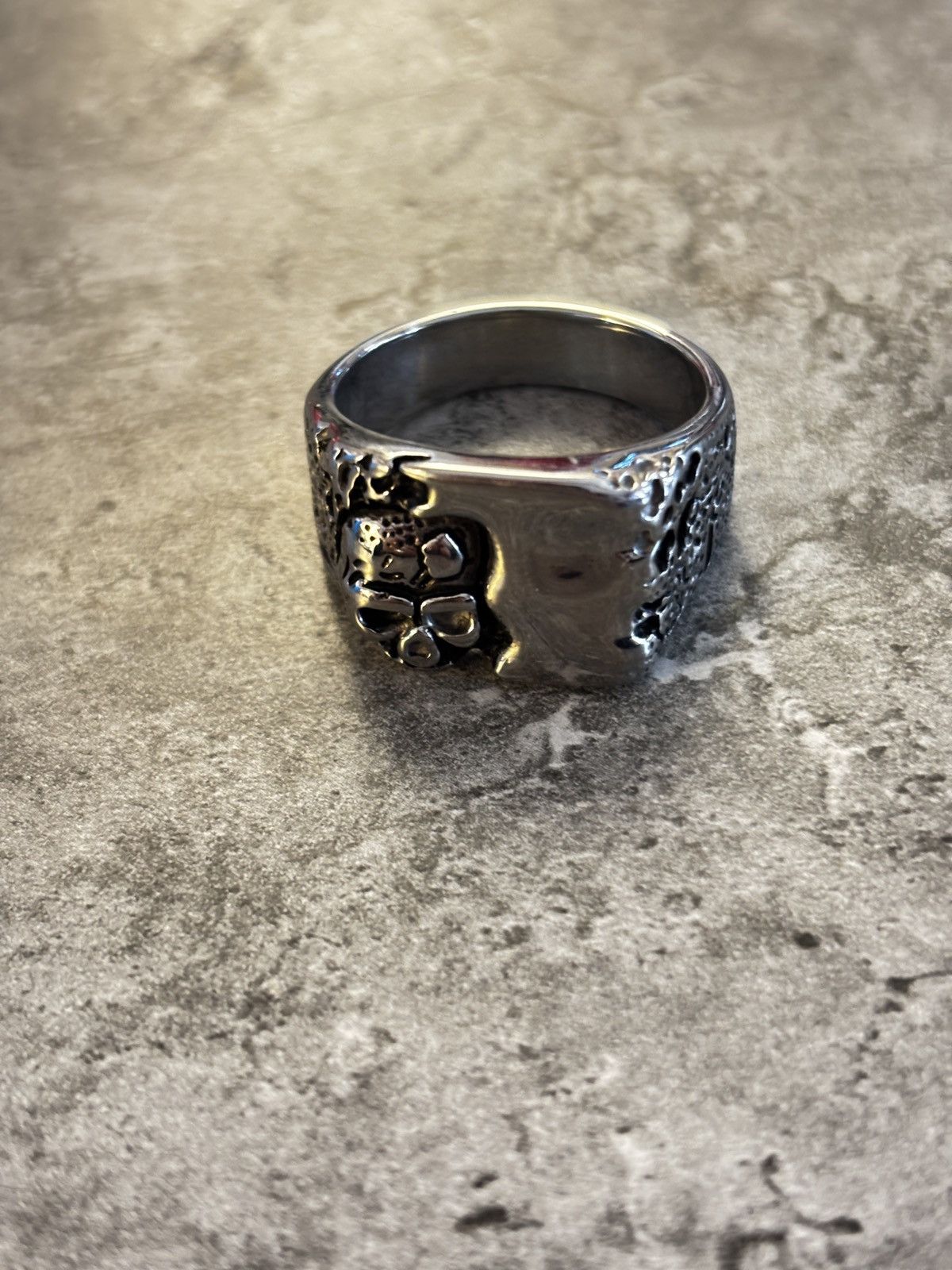 Vintage memento mori size 12 skull ring - stainless steel. Size ONE SIZE - 3 Thumbnail