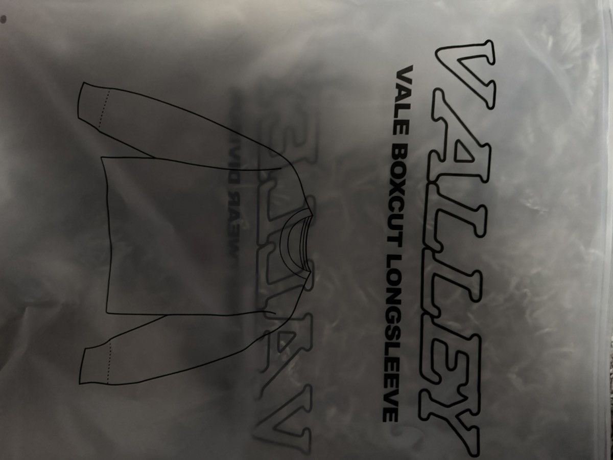 Vale VALE FOREVER PSYCHOPATH LONG SLEEVE IN SIZE XL ( BRAND NEW ) Size US XL / EU 56 / 4 - 9 Thumbnail