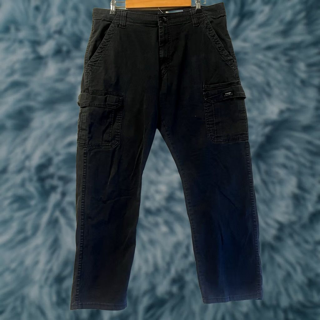 Wrangler Wrangler Men’s 36x30 Black Cargo Pants Relaxed Fit See All Pics Mens Straight Inseam 30 Size US 36 / EU 52 - 1 Thumbnail