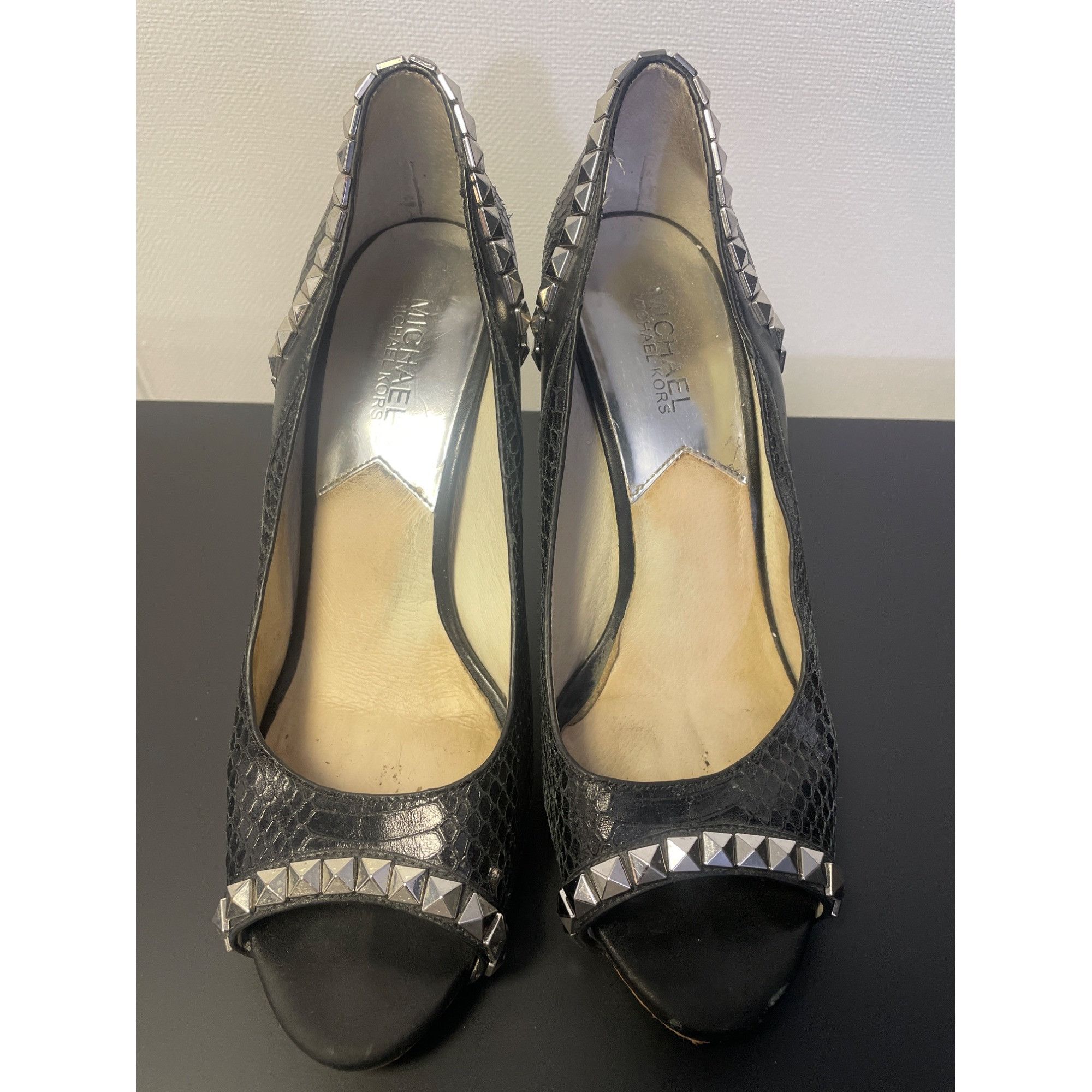 MIchael Kors Women's Black Leather Studded Peep toe Heels Si