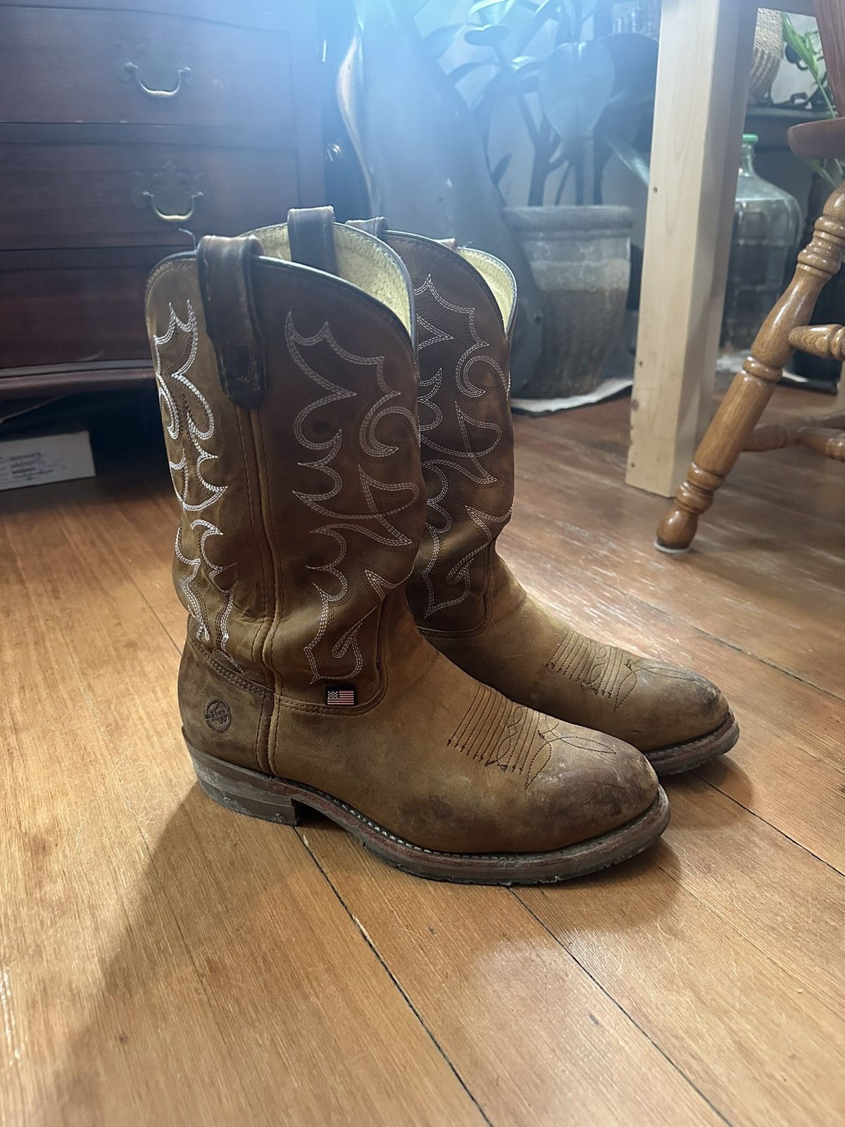 Vintage Vintage Distressed Cowboy Boots 9.5 2E Size US 9.5 / EU 42-43 - 1 Thumbnail