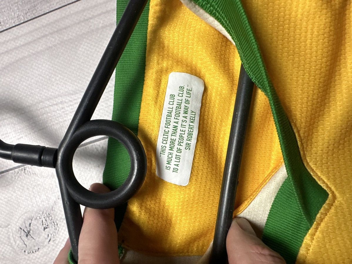 Vintage Vintage yellow Celtic soccer jersey Nike away size M Size US M / EU 48-50 / 2 - 9 Thumbnail