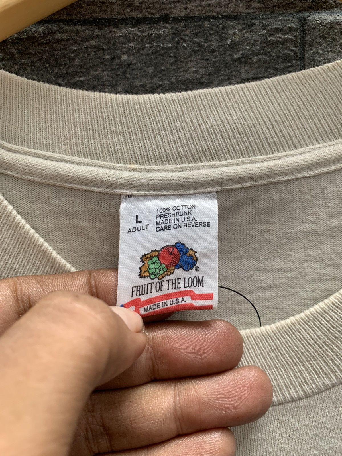 Fruit Of The Loom Vintage 1992 THREE PUFFINS Size US L / EU 52-54 / 3 - 7 Thumbnail