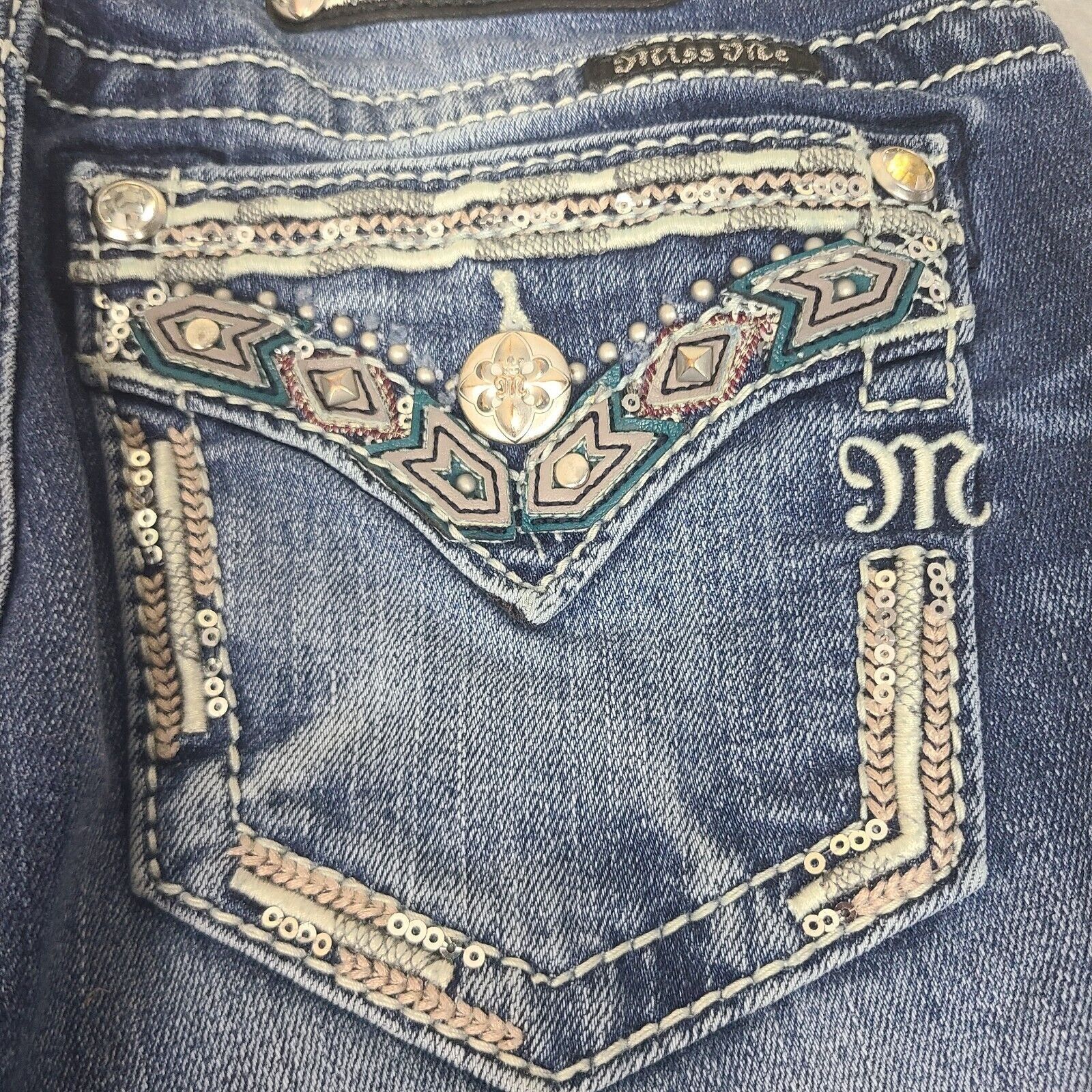 Miss Me Miss Me Jeans Sz 26 Signature Straight FIt Rhinestone Low Ri Size 26" / US 2 / IT 38 - 9 Thumbnail