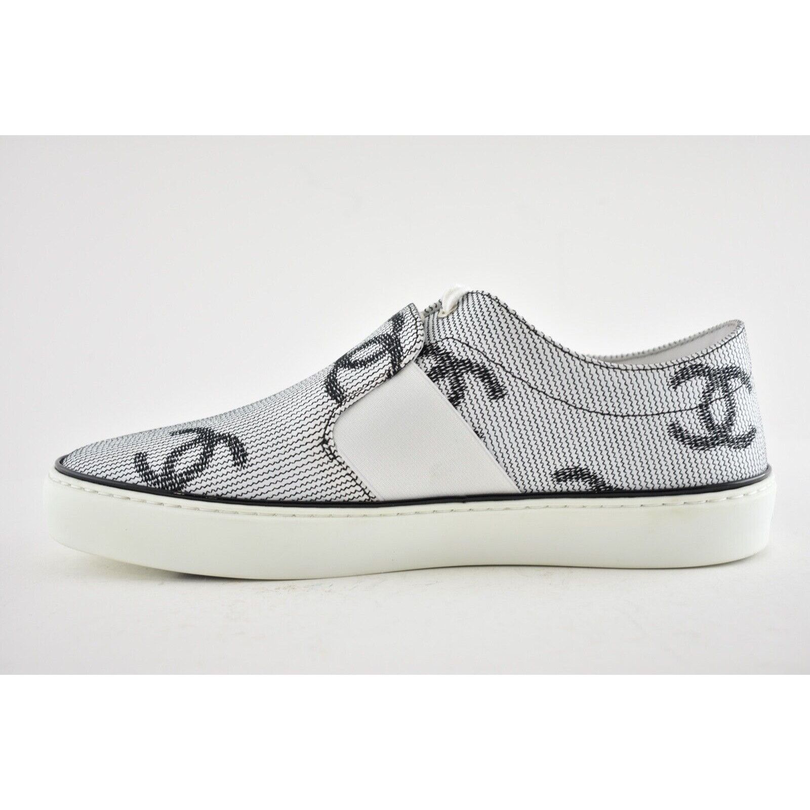 Chanel 18P CC Slip On Lace Up Tie Flat Runner Trainer Sneaker 38.5 Size US 8.5 / IT 38.5 - 7 Thumbnail
