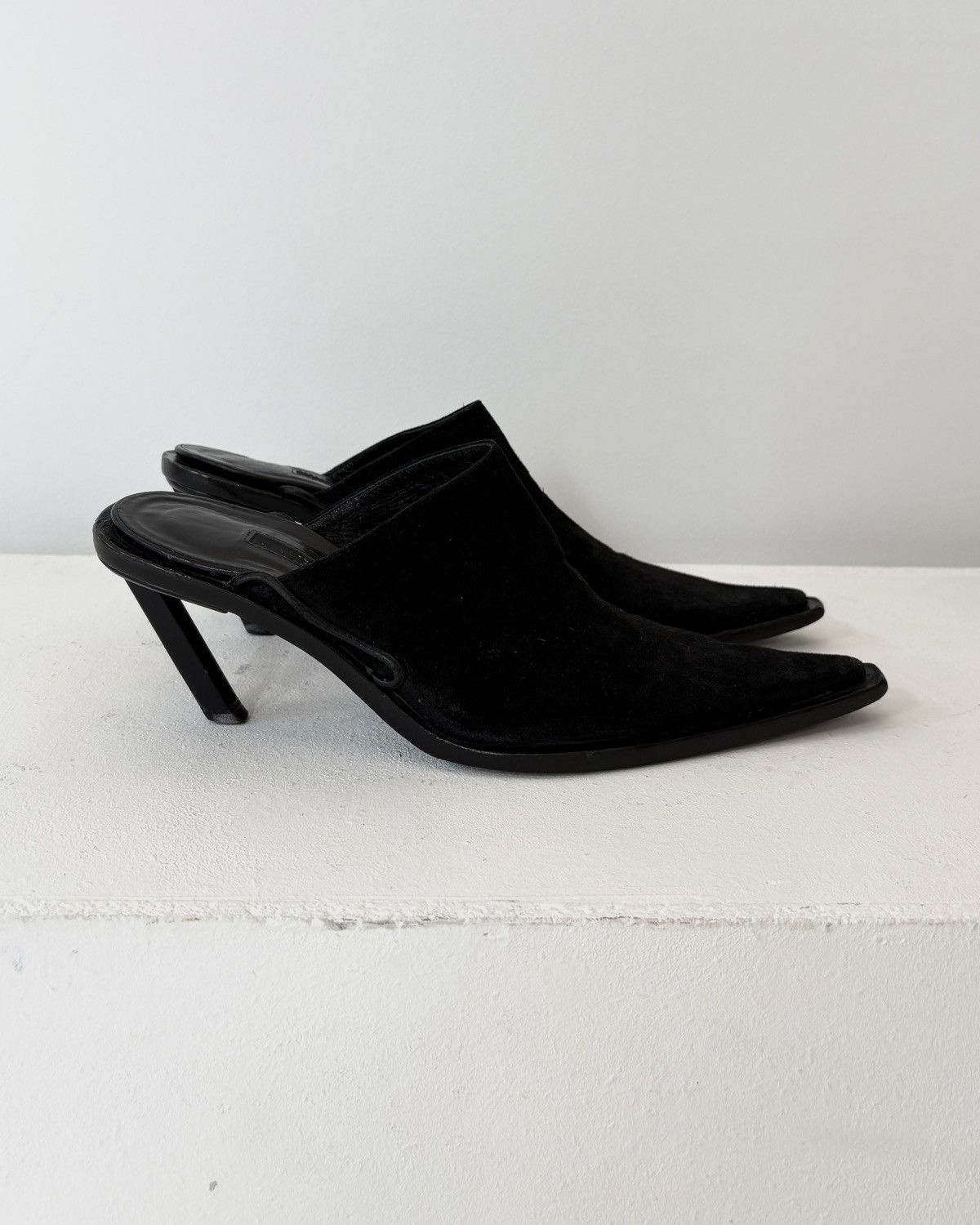 Ann Demeulemeester Ann Demeulemeester SS2002 Suede Leather Mules Size US 6 / IT 36 - 1 Thumbnail