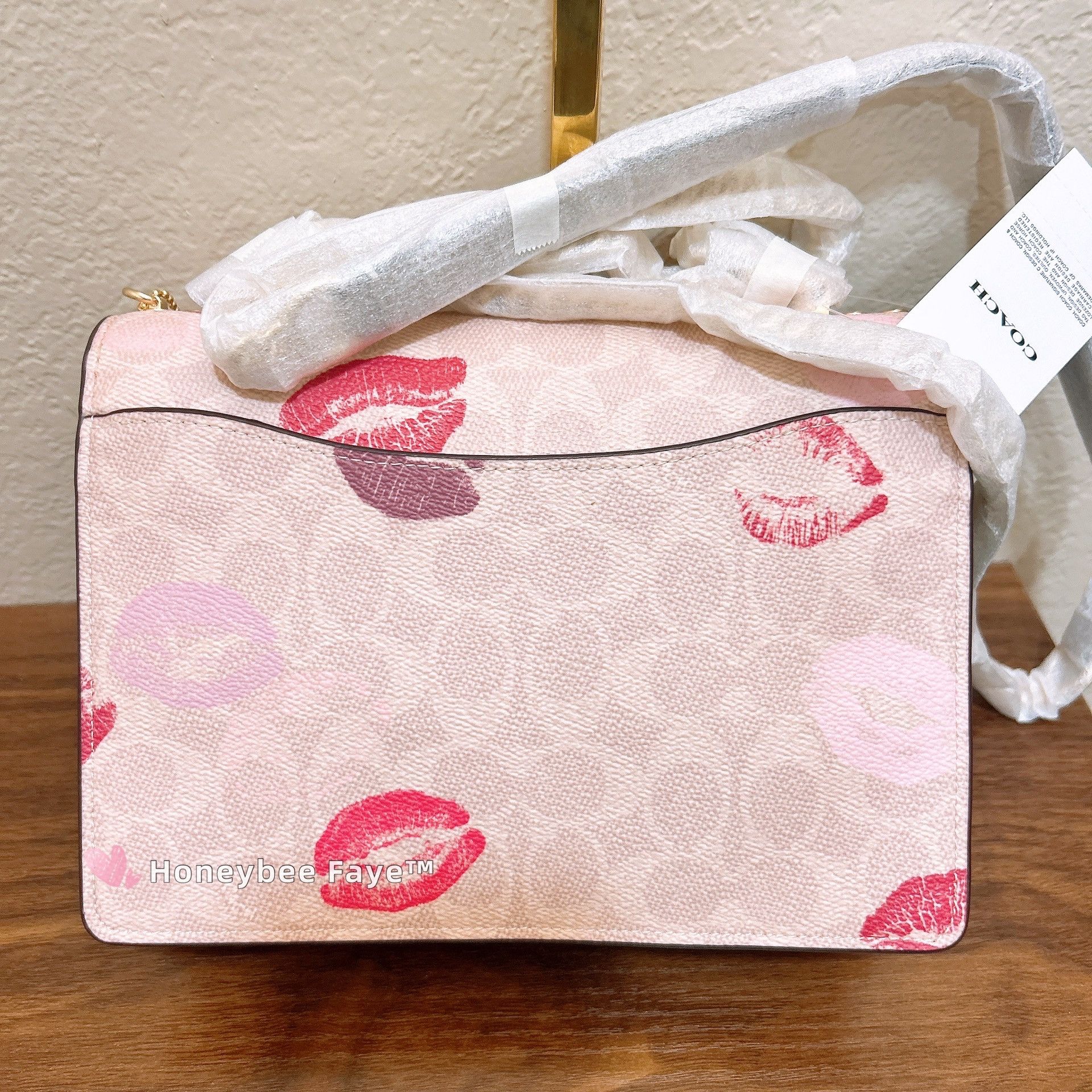 Coach Klare Crossbody Bag Signature Canvas With Lips Print CZ947 Size ONE SIZE - 4 Thumbnail