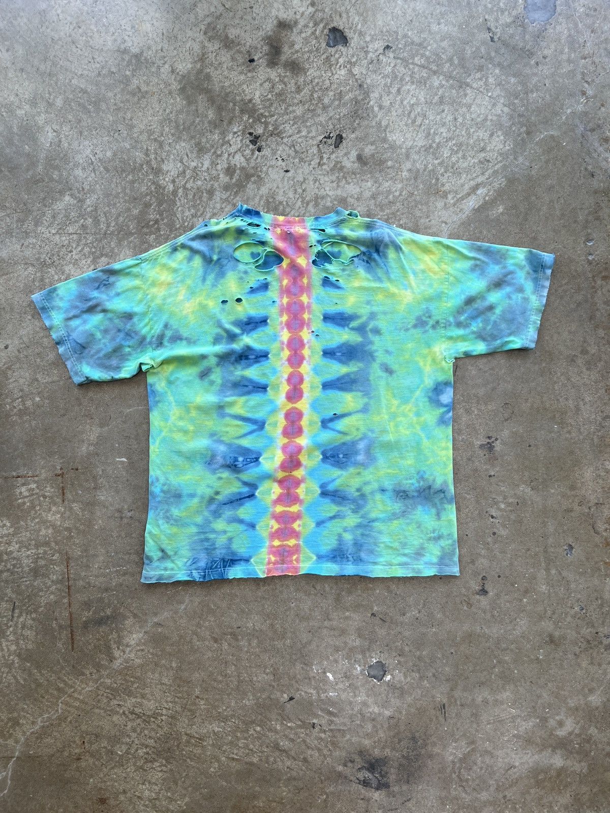 Vintage Vintage 90s Thrashed Heat Spot Tie Dye Patterned Tee 2XL Size US XXL / EU 58 / 5 - 5 Thumbnail