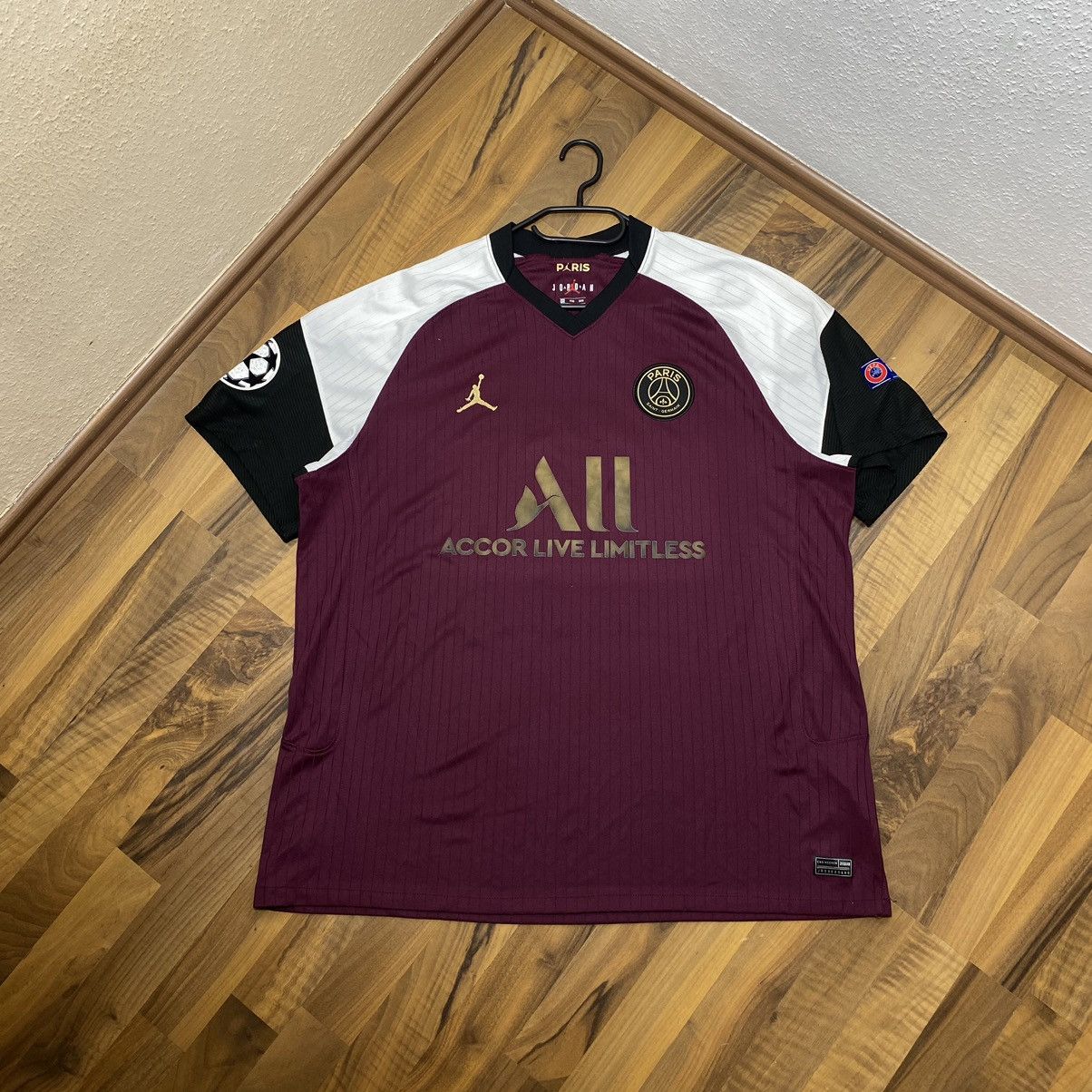 Vintage Jersey Jordan Saint Paris PSG 20/21 Mbappe 7 Size US XL / EU 56 / 4 - 1 Thumbnail