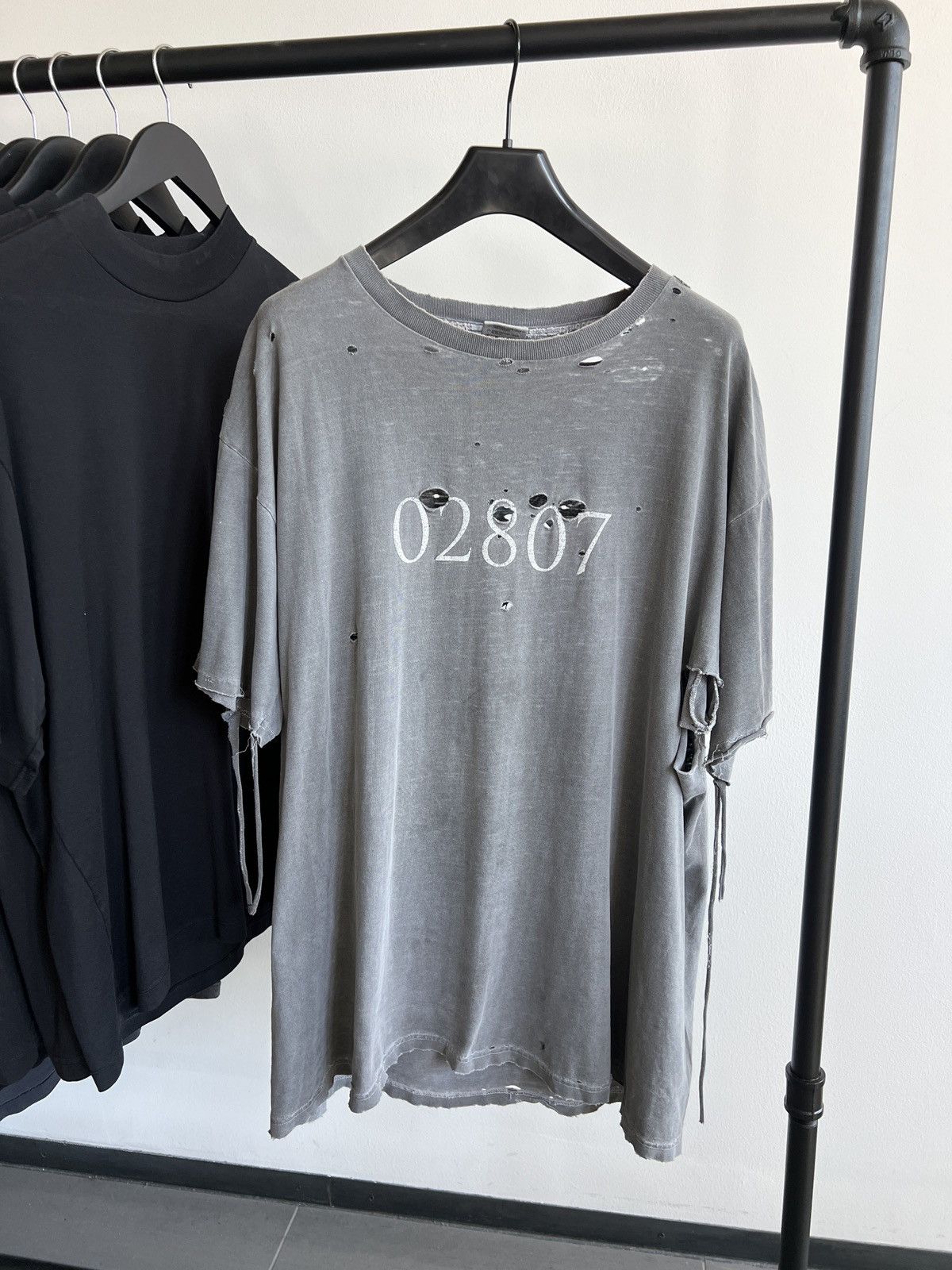 Vintage Vintage Thrashed Faded Distressed Oversized Numbers Tee Size US XL / EU 56 / 4 - 1 Thumbnail