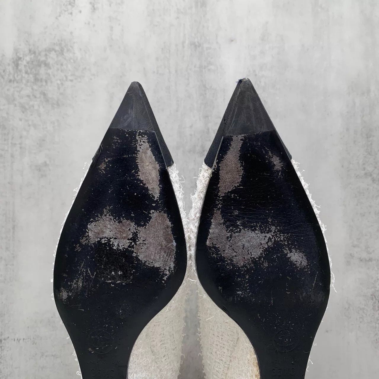 Chanel Chanel White Tweed Heels 36.5 95 New Size US 6 / IT 36 - 8 Thumbnail