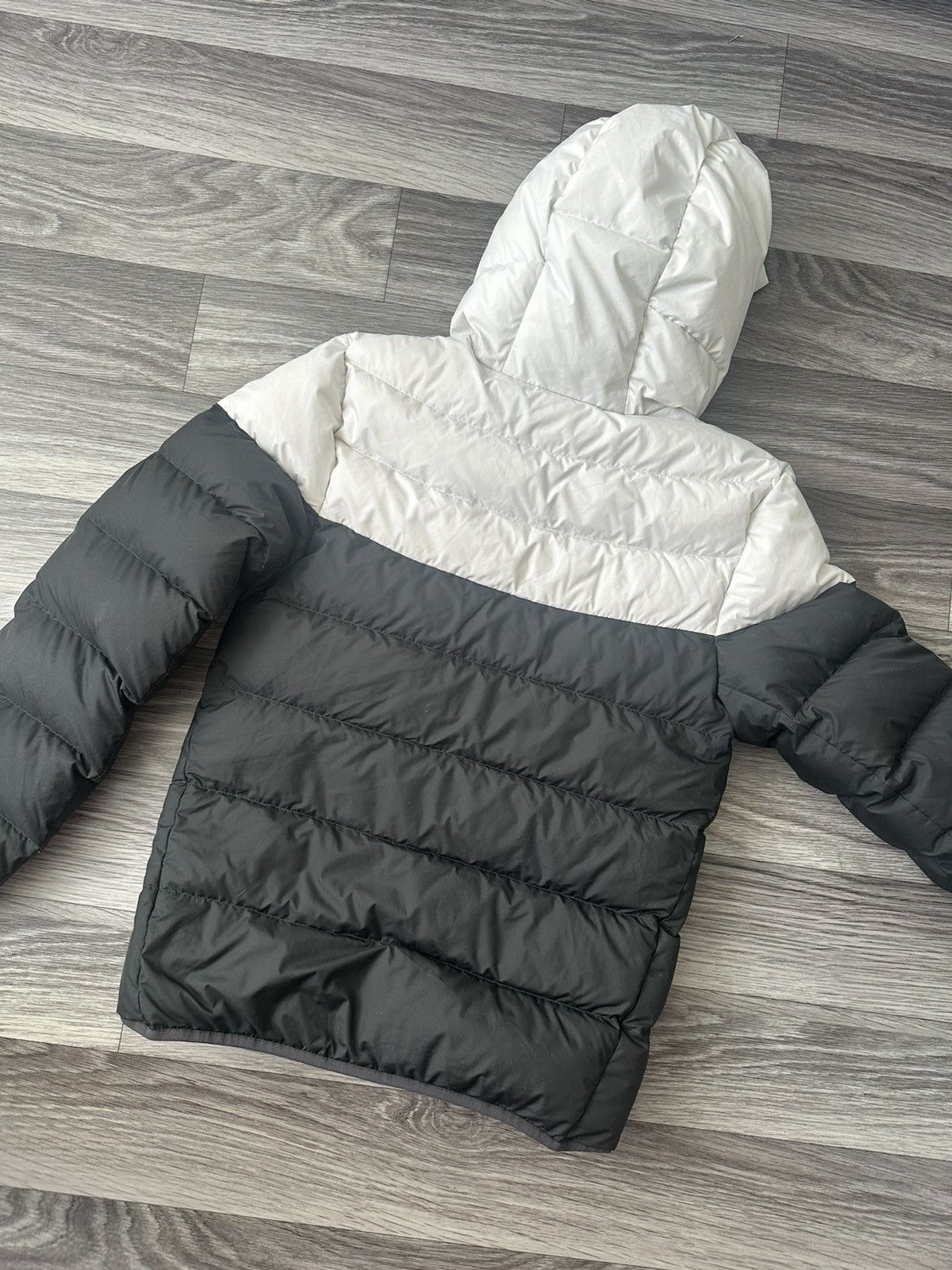 Nike Nike Puffer White Black Down Jacket vintage y2k storm fit Size US S / EU 44-46 / 1 - 6 Thumbnail