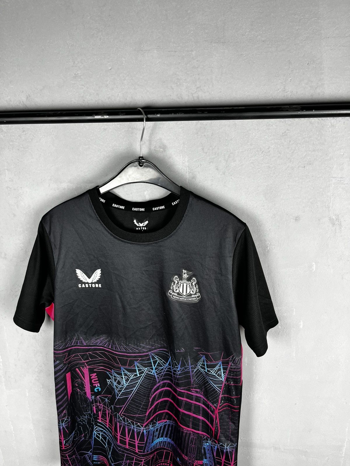 Other Castore Newcastle United Pre Match Football Shirt Size US S / EU 44-46 / 1 - 2 Thumbnail