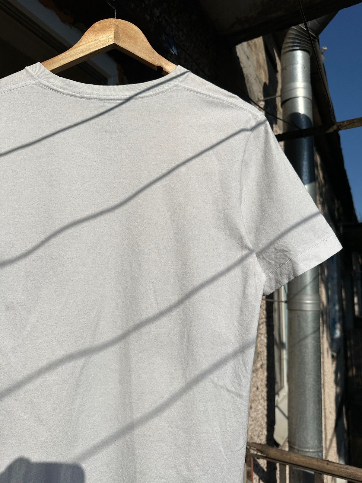 Kaws × Uniqlo Vintage Uniqlo x Kaws x Sesame Street White T-Shirt Size US M / EU 48-50 / 2 - 11 Thumbnail