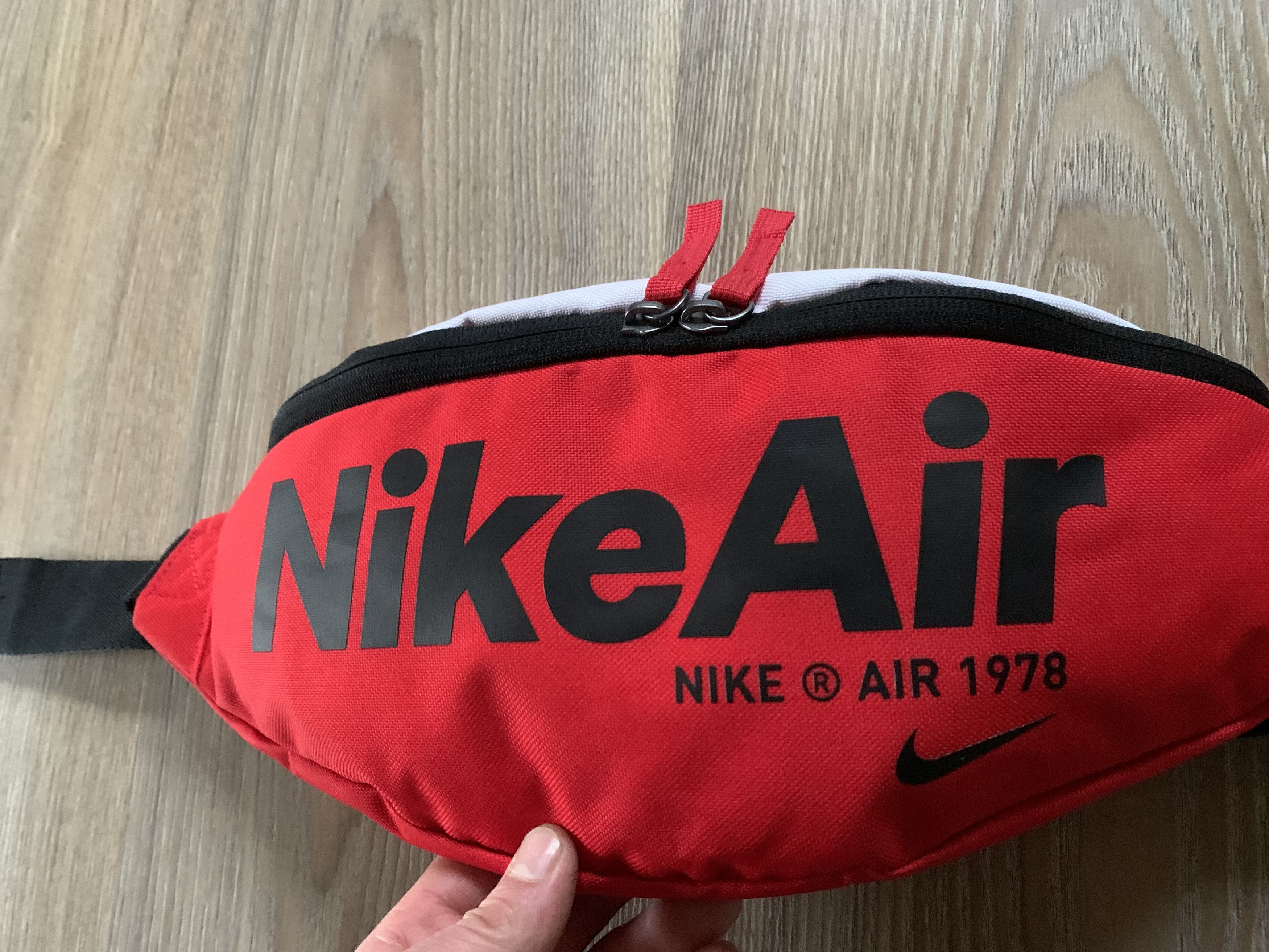 Nike Nike Air Heritage Hip Pack Waist Bag Unisex Red Size ONE SIZE - 3 Thumbnail