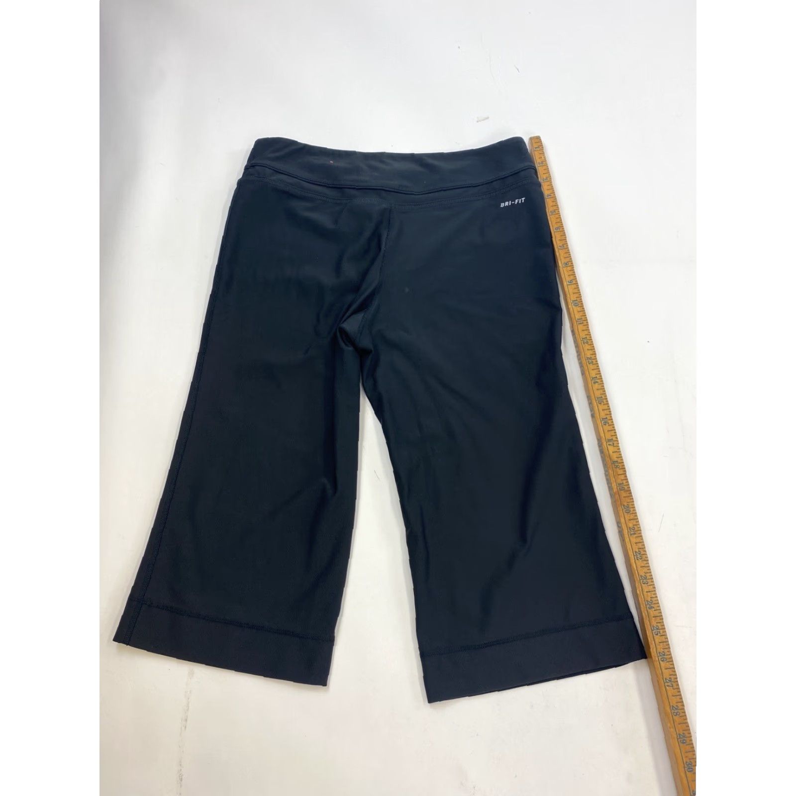 Nike Nike Yoga Cropped Leggings Womens Medium Black Dri-Fit Size 32" / US 10 / IT 46 - 6 Thumbnail