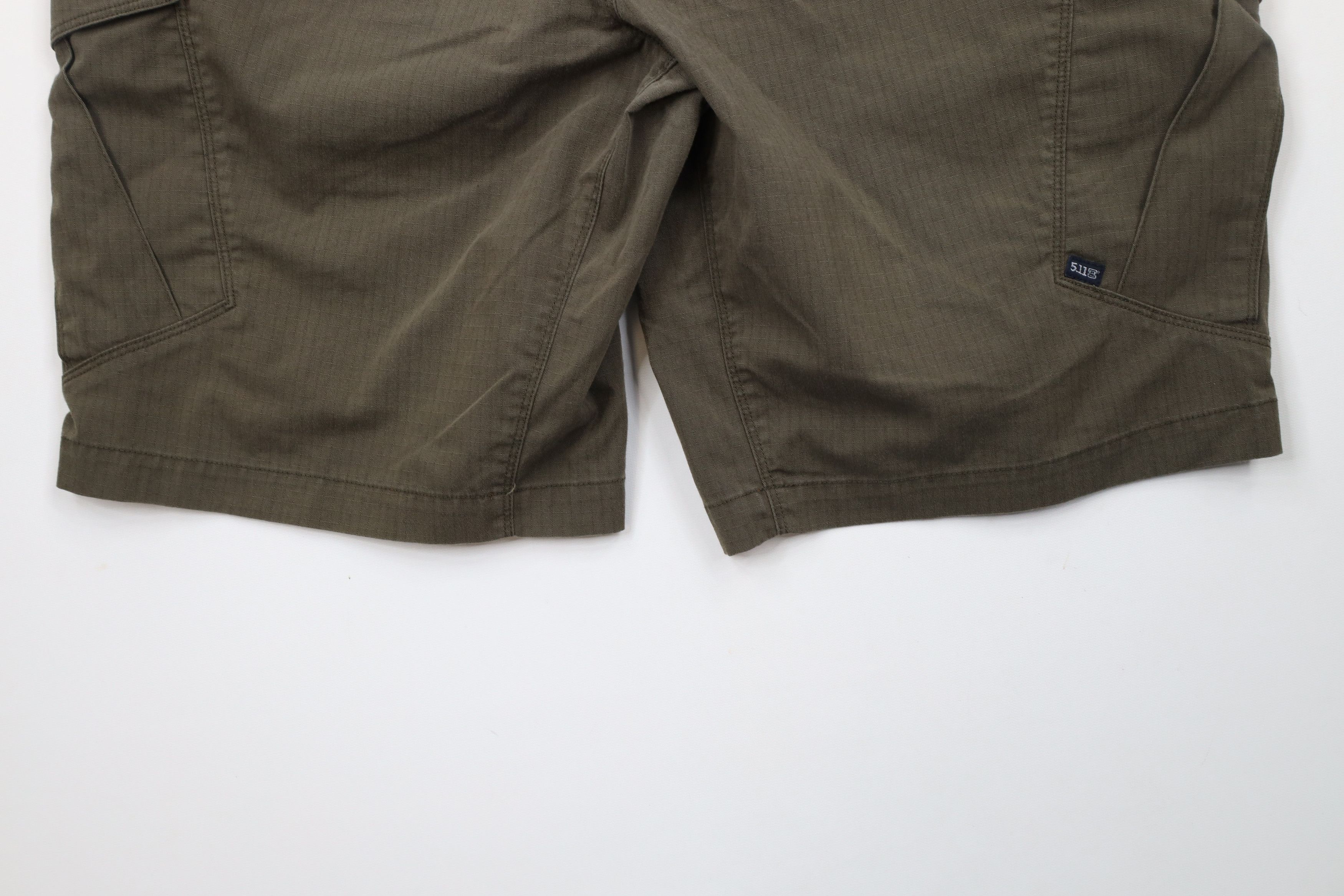 Vintage 5.11 Tactical Series Uniform Stryke Cargo Shorts Green Size US 38 / EU 54 - 11 Thumbnail