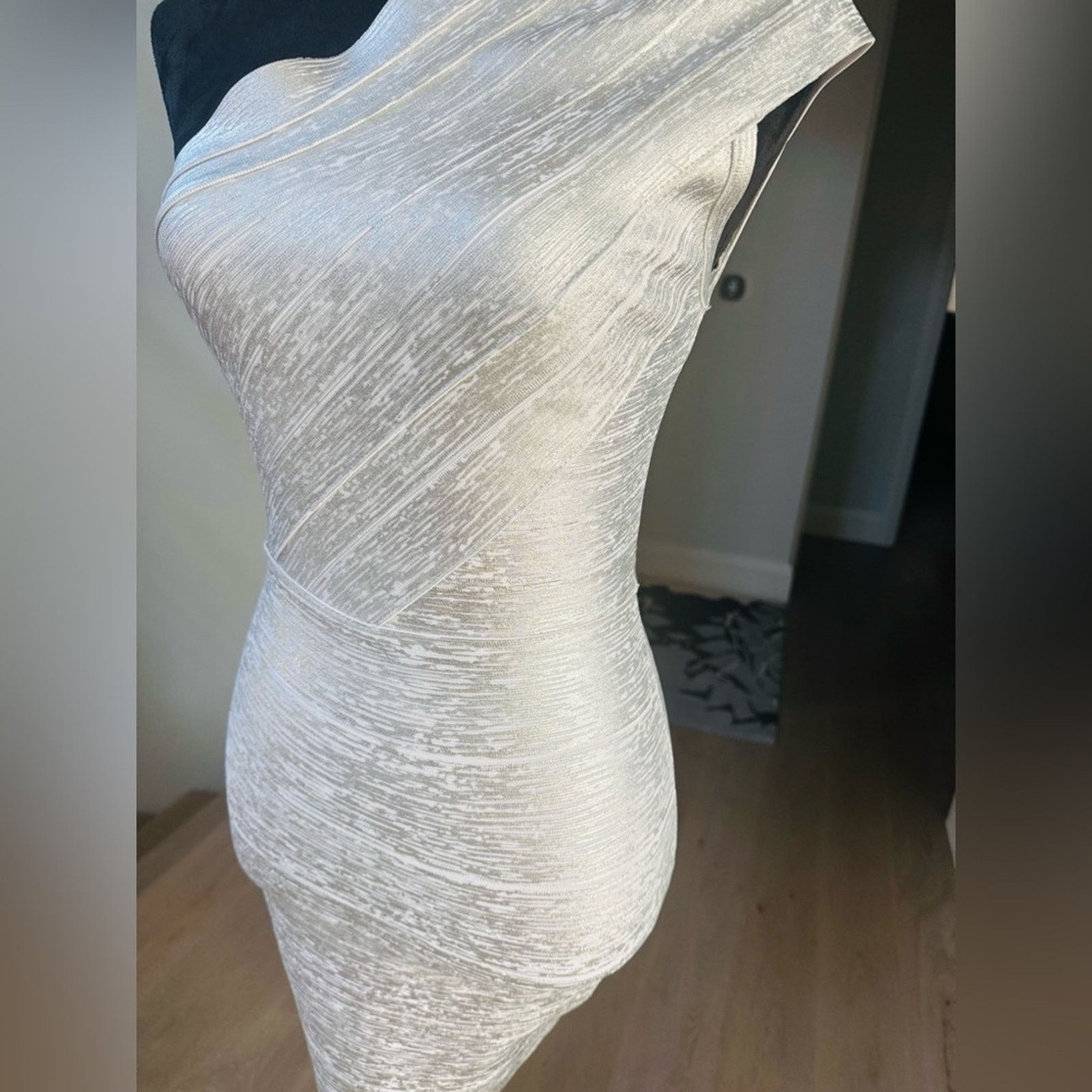 Other Glamorous One-Shoulder Silver Dress size XS Size XS / US 0-2 / IT 36-38 - 3 Thumbnail