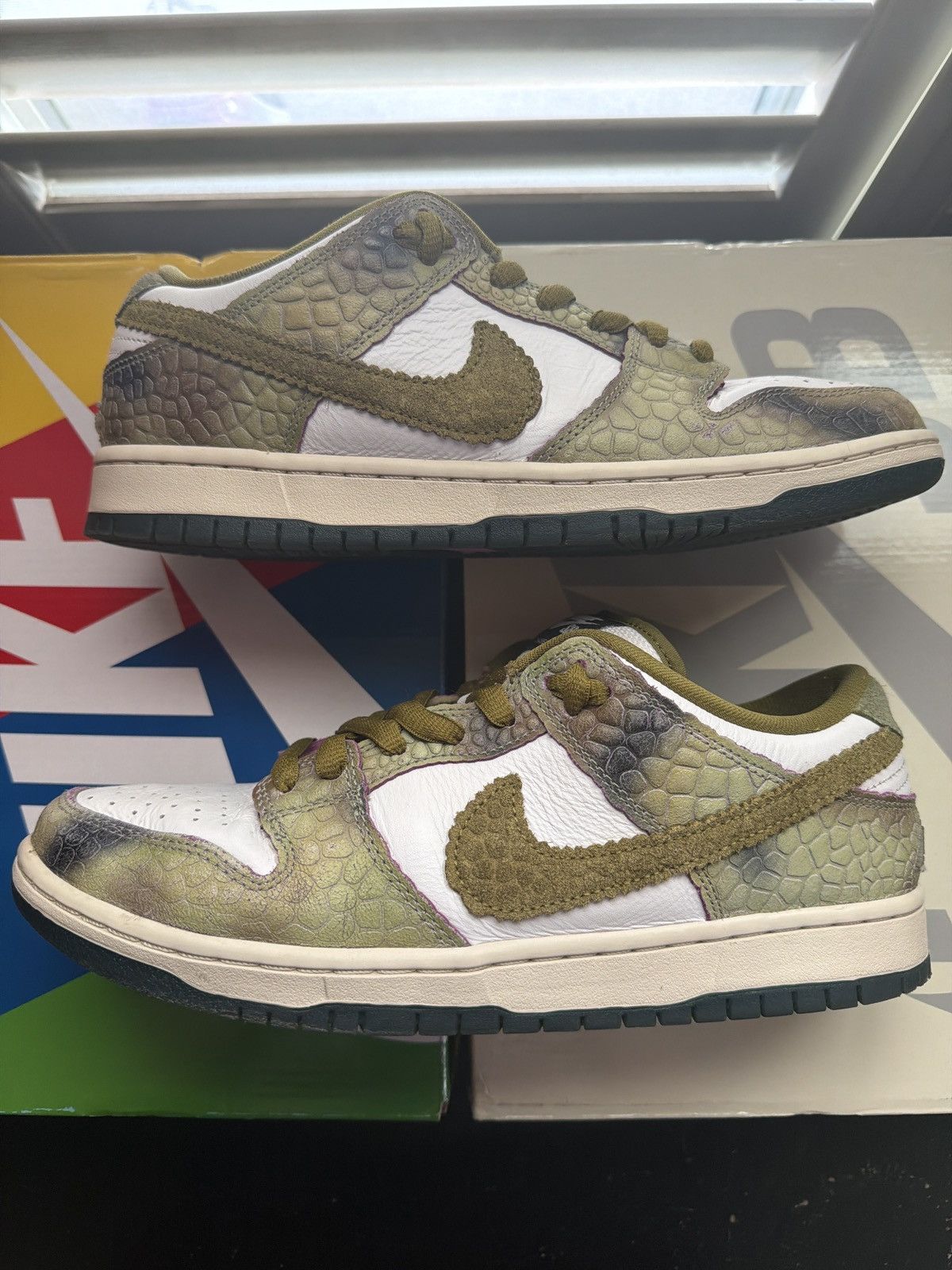 Nike SB NIKE SB DUNK LOW CHAMELEON SZ: 9M Size US 9 / EU 42 - 5 Thumbnail