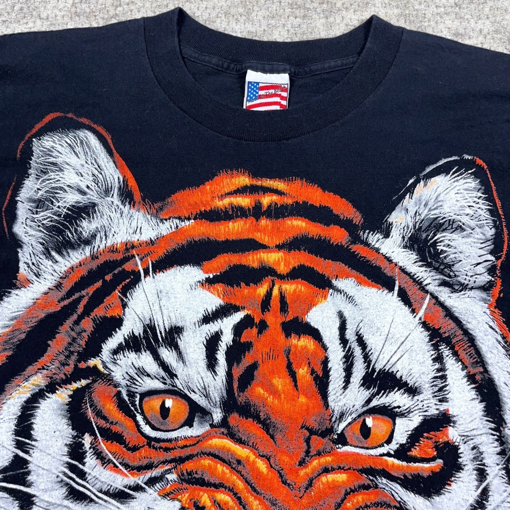 Vintage VINTAGE Trinity Nature Shirt Men L Black Bengal Tiger Print 90s Graphic Print Crew Neck Short Sleeve T-Shirt N/A Size US L / EU 52-54 / 3 - 2 Thumbnail