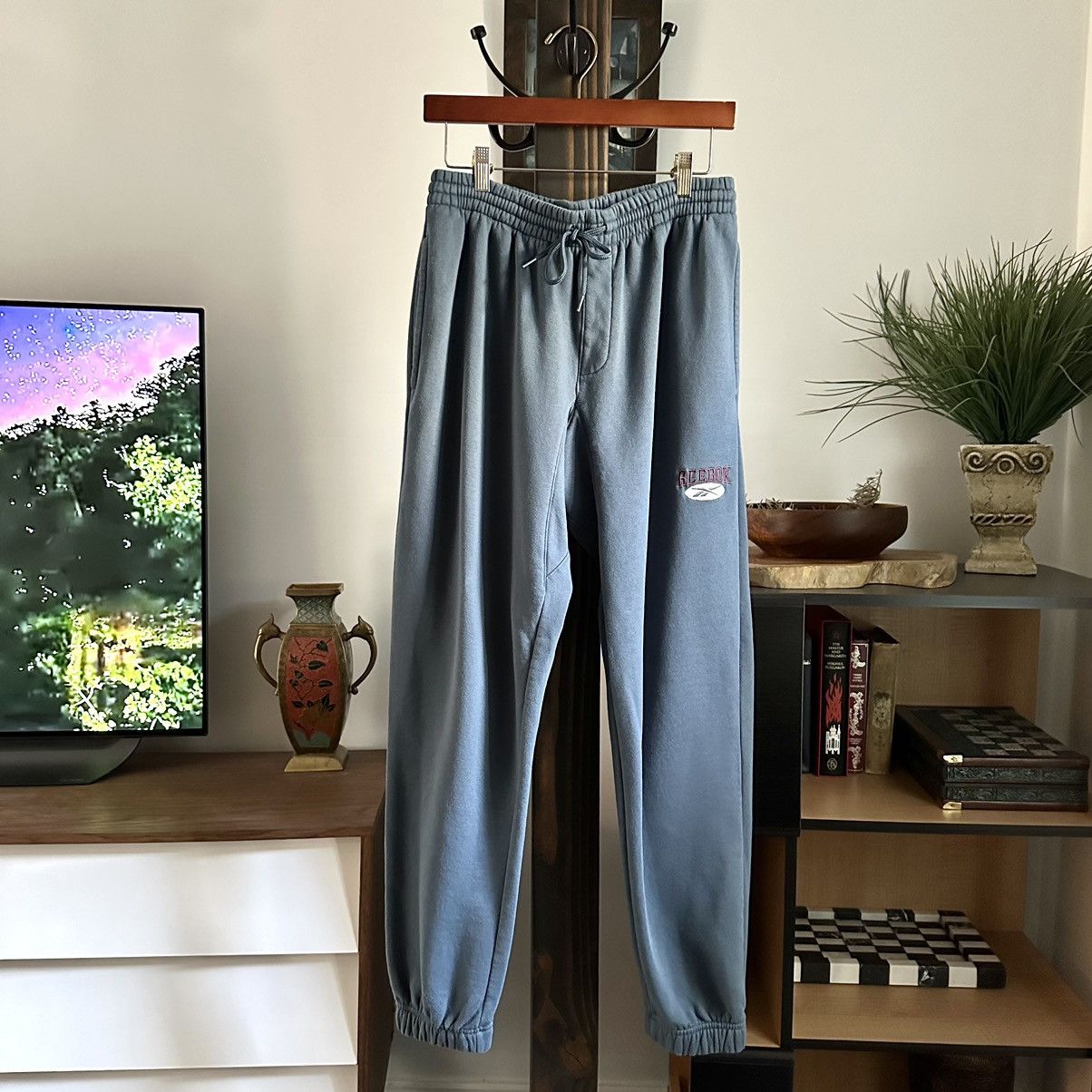 Reebok 🌿Reebok Classics Archive Essential Sweatpants - Blue🌿 Size US 32 / EU 48 - 2 Thumbnail