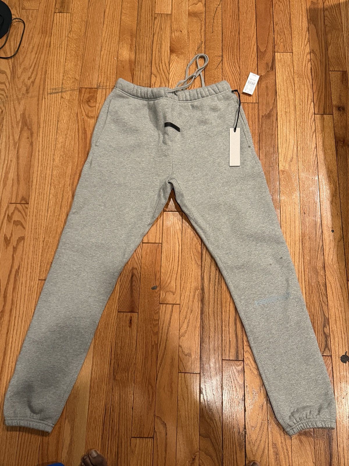 Essentials Essentials women’s sweatpants Size 42" / US 20 - 2 Thumbnail