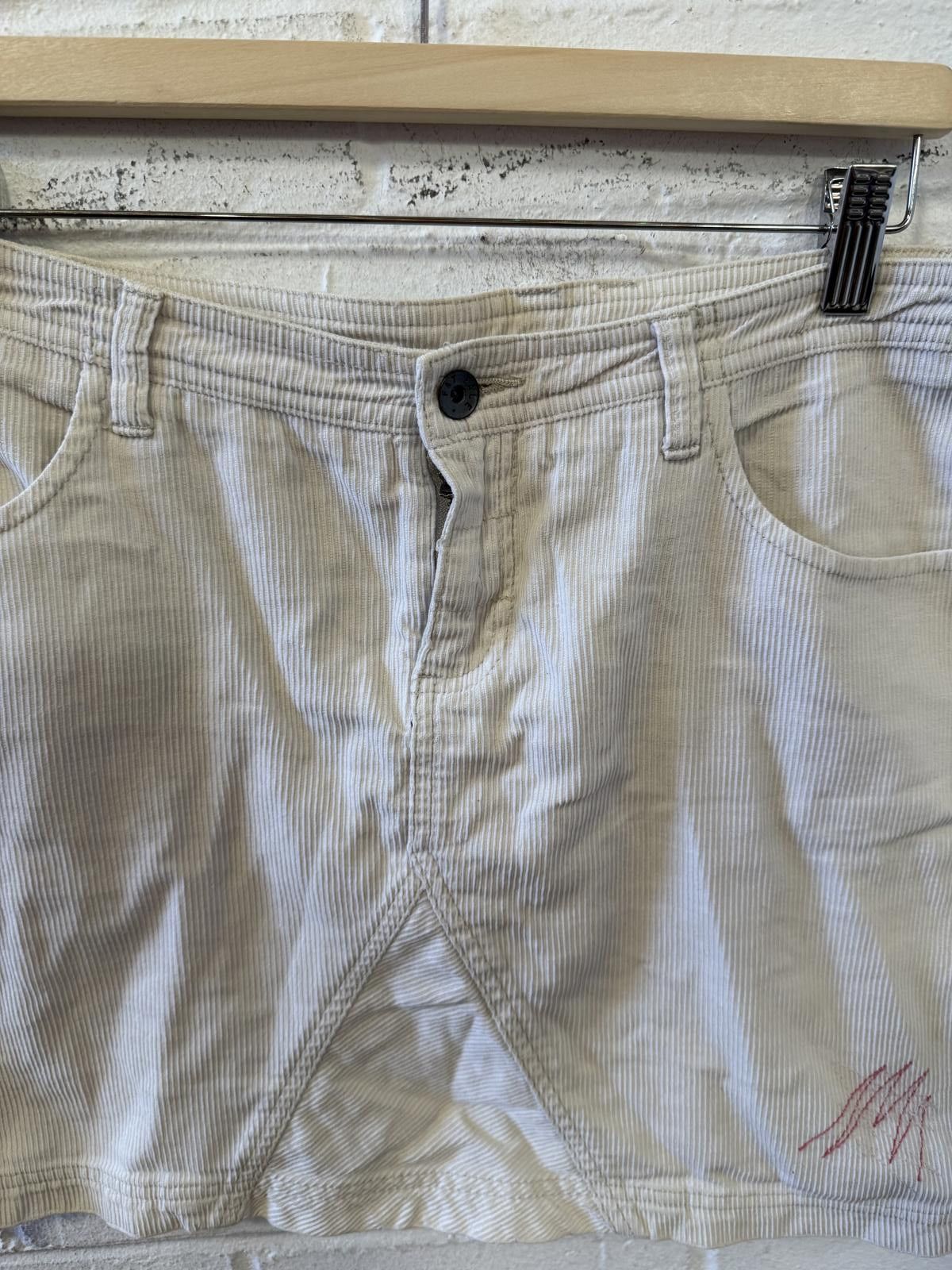 FatFace Fat Face Women's White Mini Skirt Size 14 Size 32" / US 10 / IT 46 - 4 Thumbnail