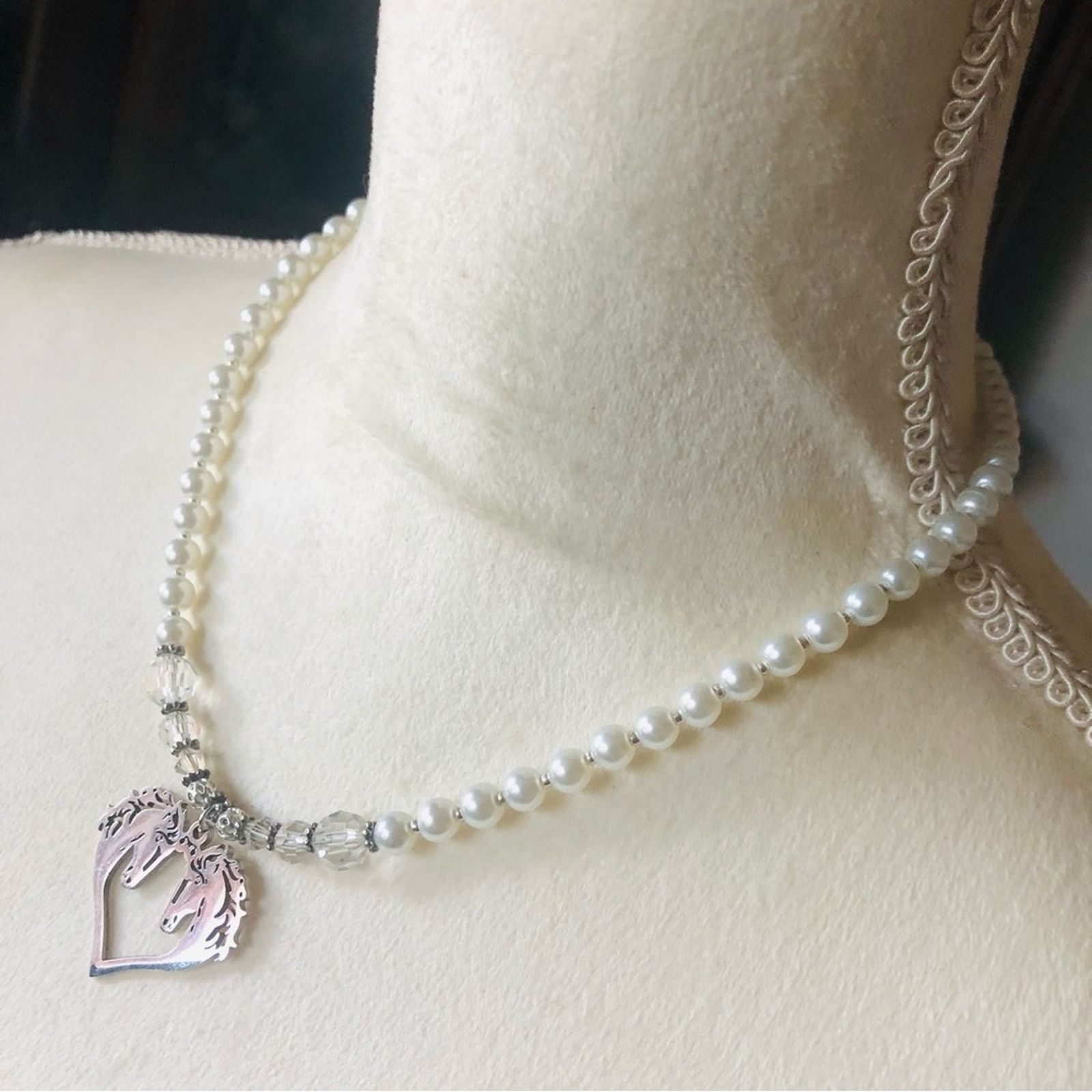 Handmade Handcrafted repurpose shiny silver horse love Pearl necklac Size ONE SIZE - 4 Thumbnail