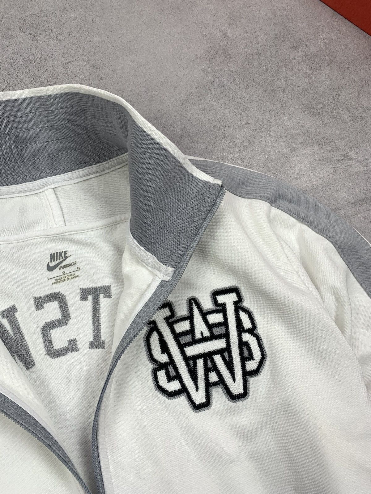 Nike Nike Sportswear Vintage 2010 Full-Zip Jacket Mens Size L Size US L / EU 52-54 / 3 - 4 Thumbnail