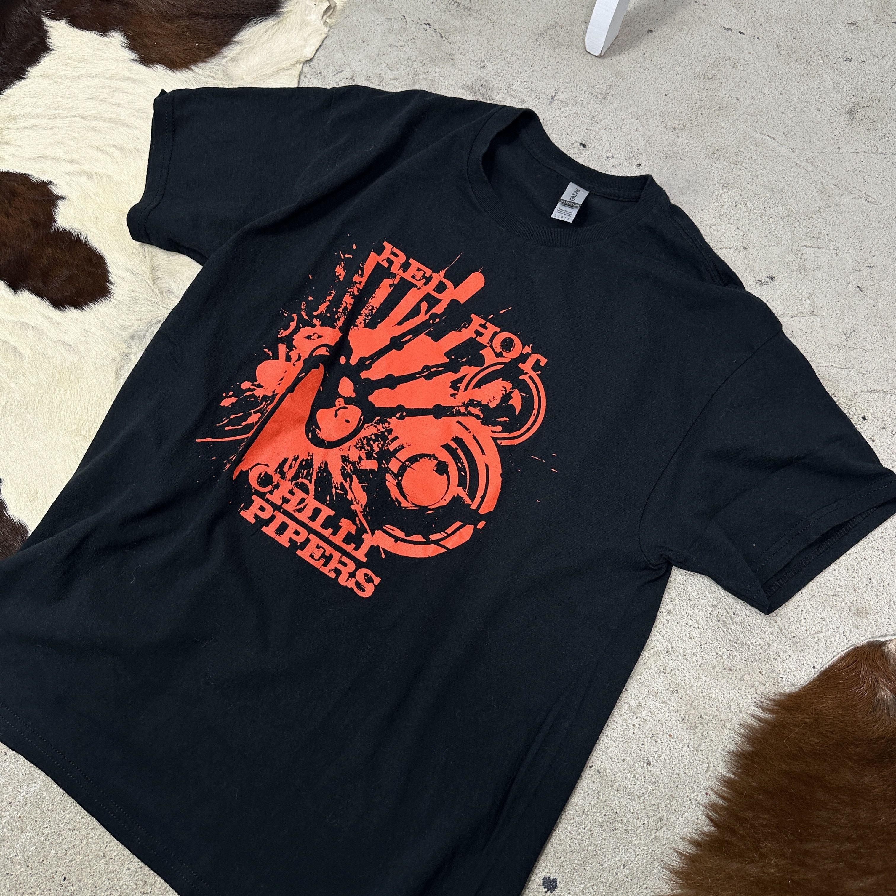 Vintage Vintage Bandtee Red Hot Chili Peppers Printed T-shirt Y2K Size US L / EU 52-54 / 3 - 4 Thumbnail