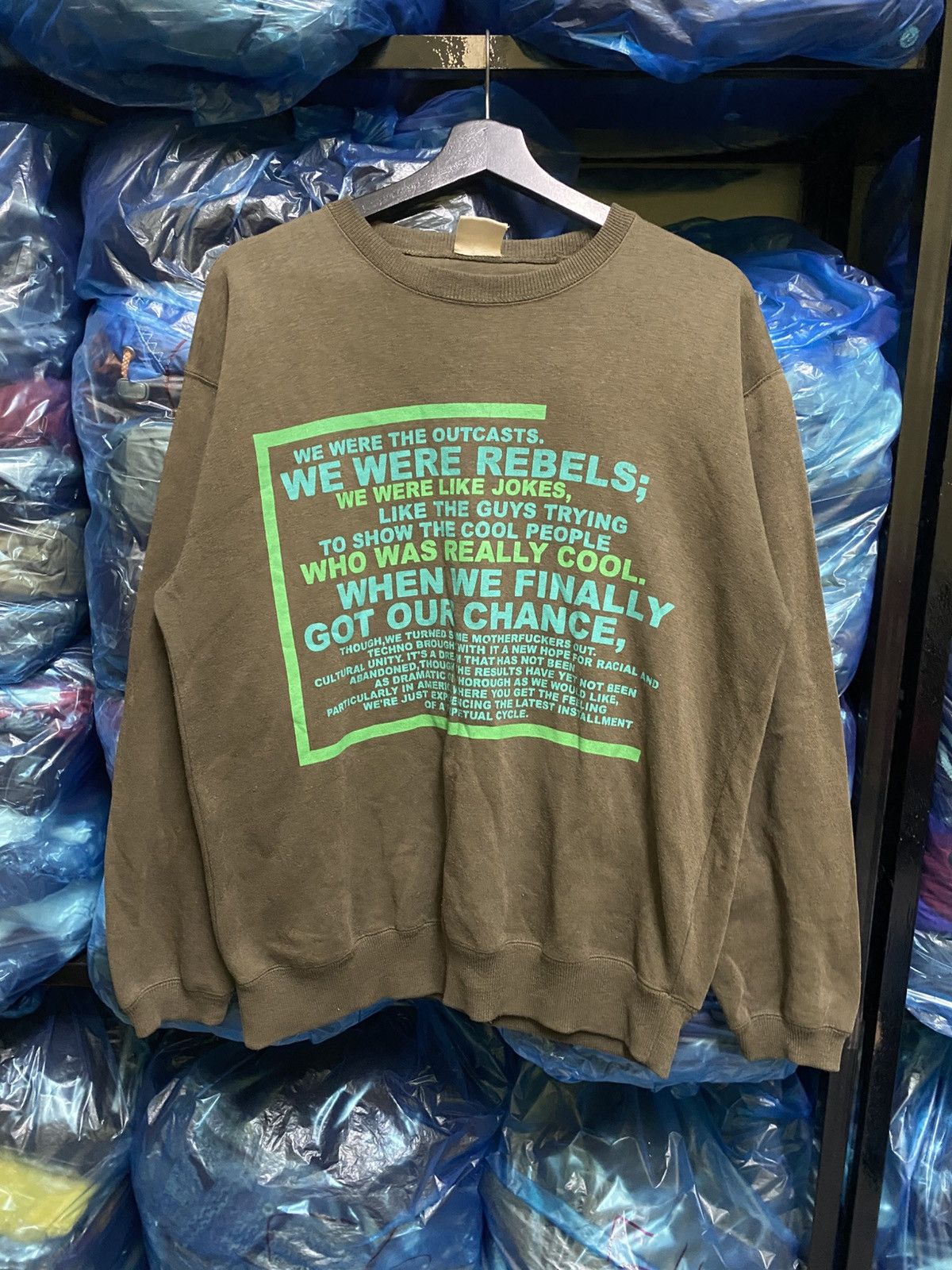 Other VINTAGE Y2K THE OUTCASTS SWEATSHIRT Size US M / EU 48-50 / 2 - 1 Thumbnail