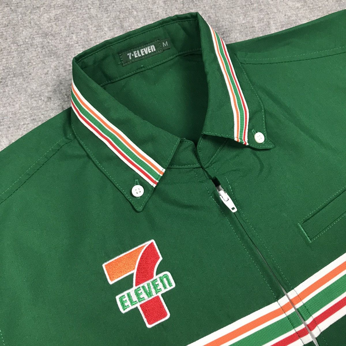 Japanese Brand 7 Eleven embroidery logo zipper Japan uniform work jacket Size US M / EU 48-50 / 2 - 5 Thumbnail