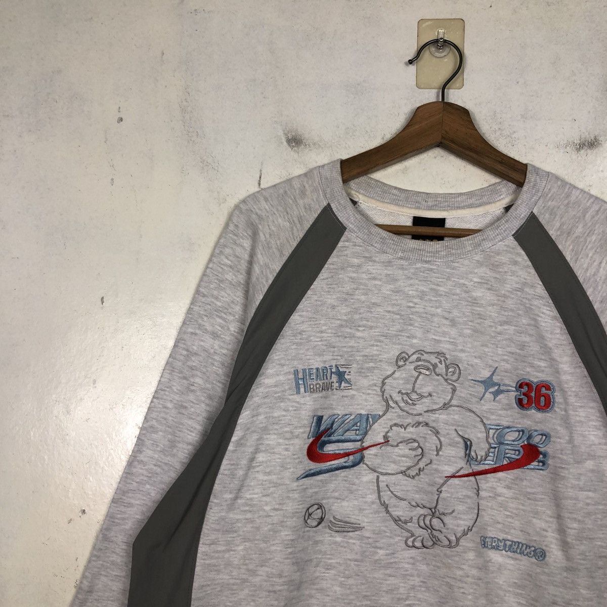 Japanese Brand 📌Vintage Sweatshirt Crewneck Big Logo Bear Embroidery Size US M / EU 48-50 / 2 - 9 Thumbnail