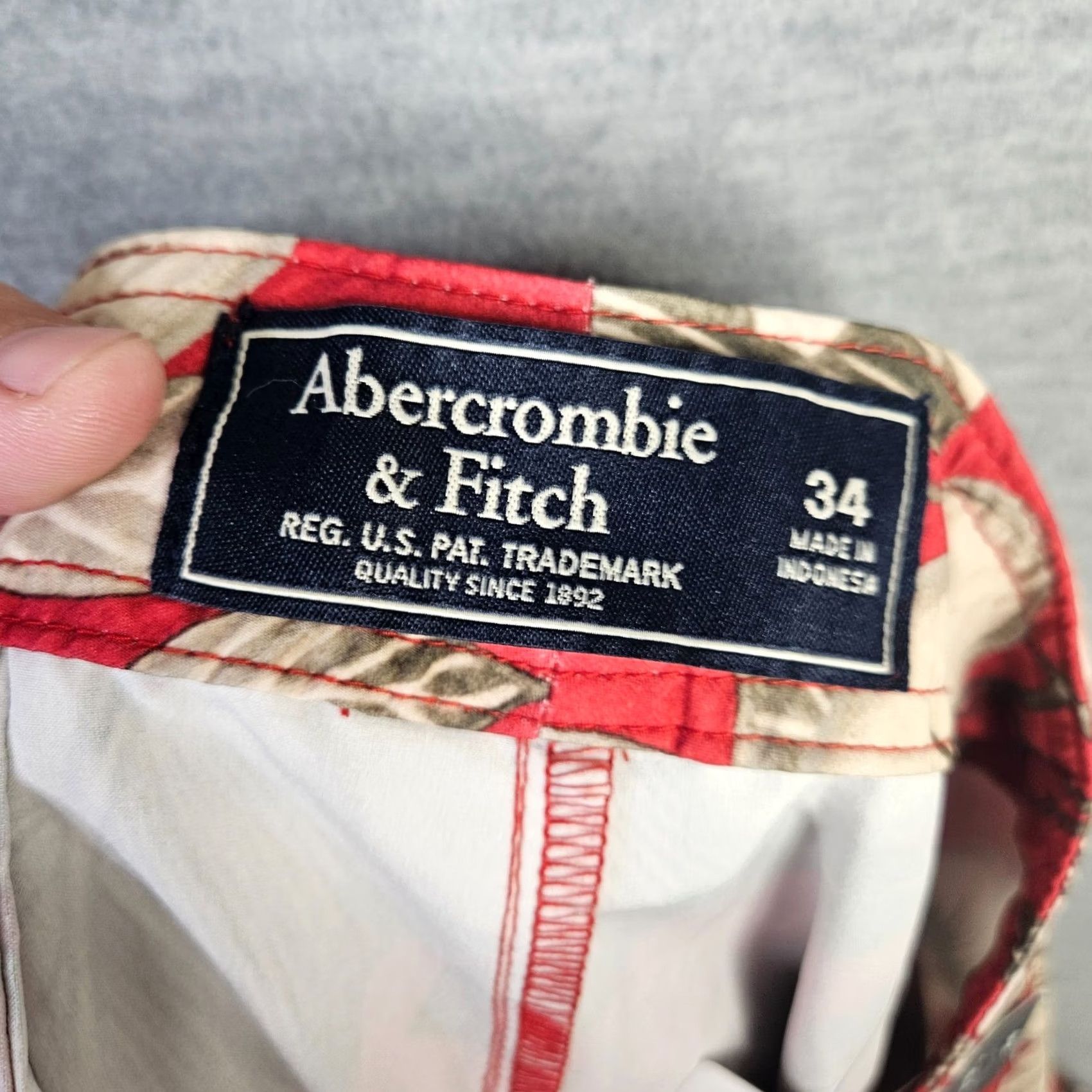 Abercrombie & Fitch Abercrombie & Fitch Men's Floral Topical Pull-on Board Shorts Size 34 NEW Size US 34 / EU 50 - 4 Thumbnail